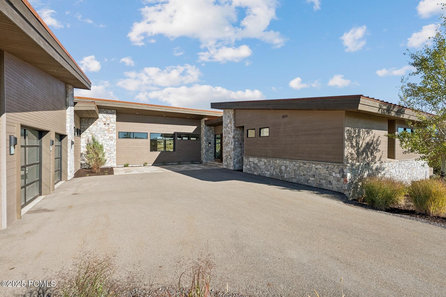 Park City, Utah 84098, United States, 4 Bedrooms Bedrooms, ,5 BathroomsBathrooms,Residential,Active,234472