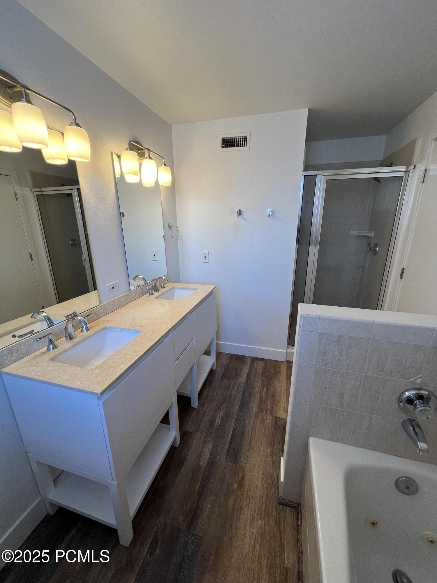 Park City, Utah 84098, United States, 3 Bedrooms Bedrooms, ,3 BathroomsBathrooms,Residential,Active,824