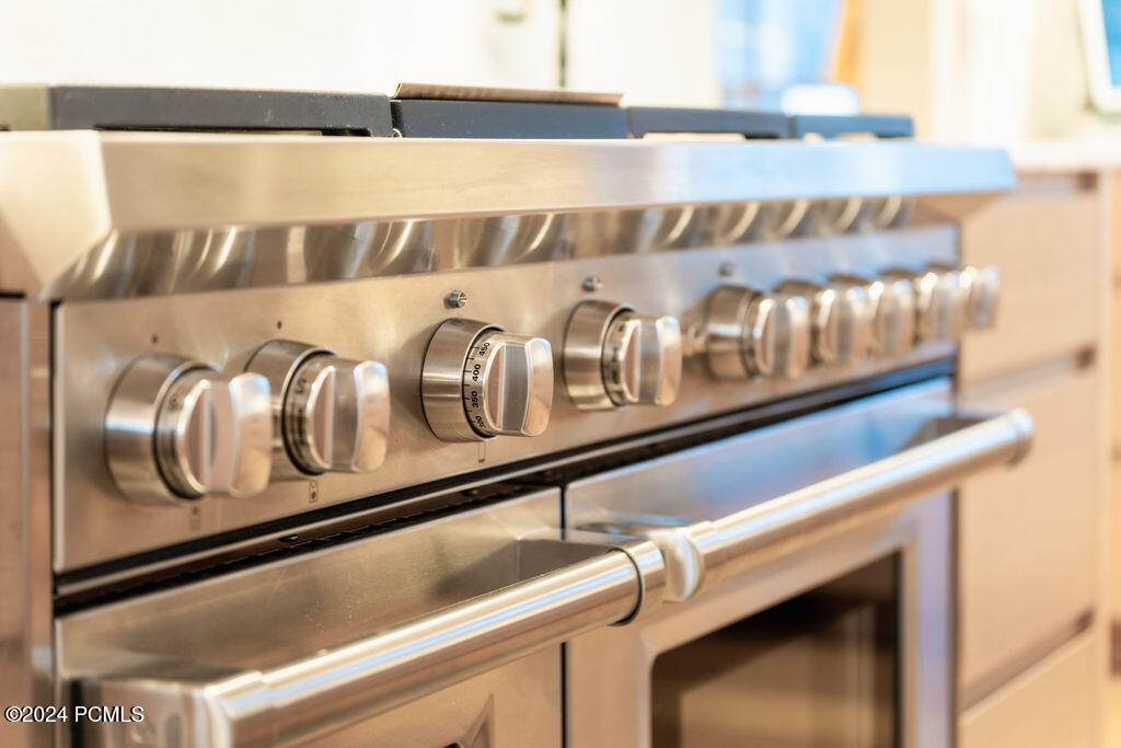 Park City, Utah 84060, United States, 5 Bedrooms Bedrooms, ,5 BathroomsBathrooms,Residential,Active,27383