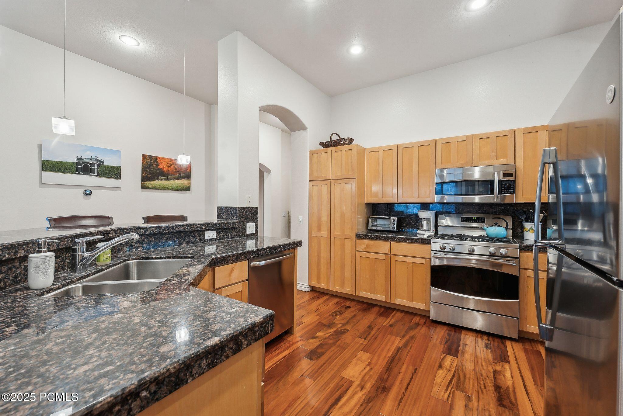 Park City, Utah 84098, United States, 3 Bedrooms Bedrooms, ,2 BathroomsBathrooms,Residential,Active,229420