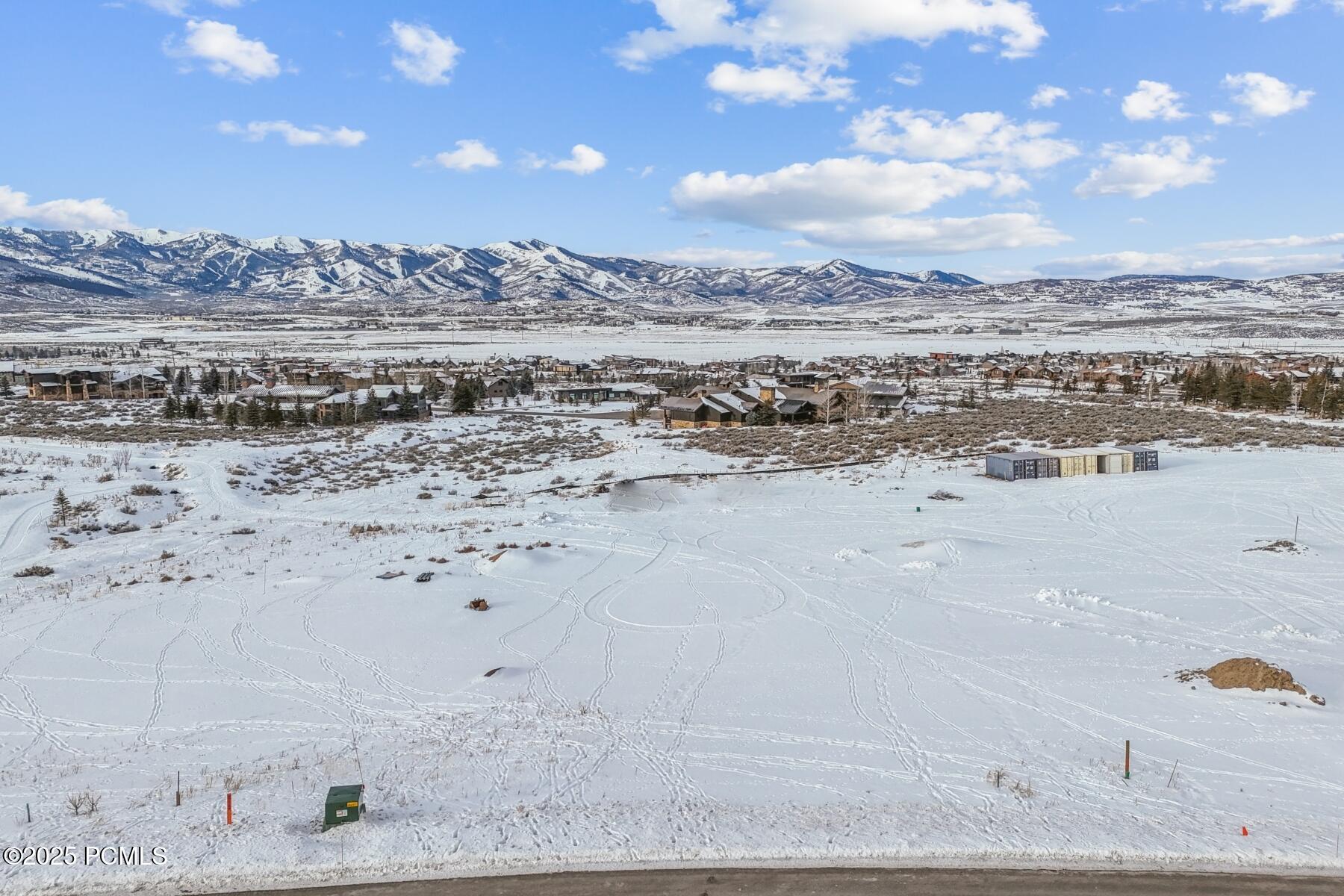 Park City, Utah 84098, United States, 4 Bedrooms Bedrooms, ,5 BathroomsBathrooms,Residential,Pending,16056