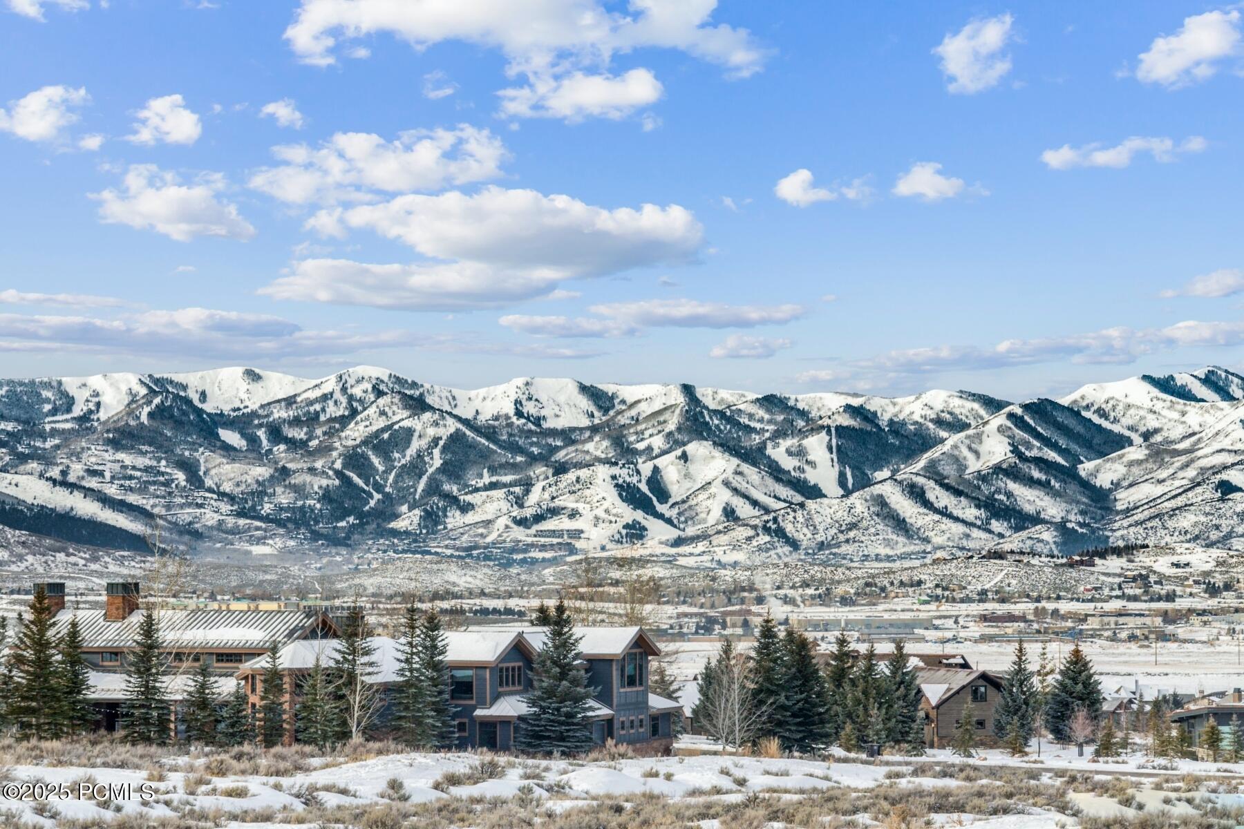 Park City, Utah 84098, United States, 4 Bedrooms Bedrooms, ,5 BathroomsBathrooms,Residential,Pending,16056