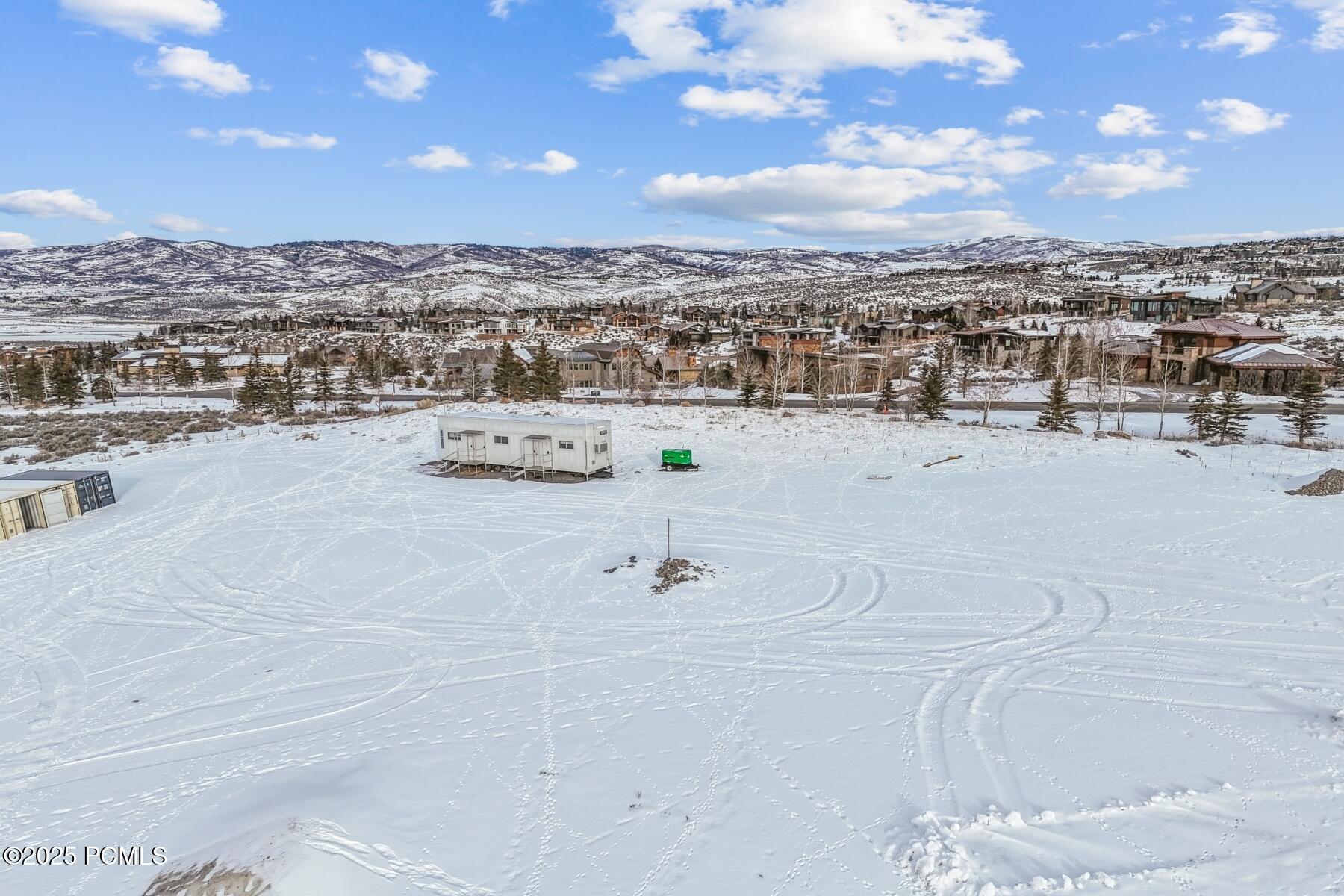 Park City, Utah 84098, United States, 4 Bedrooms Bedrooms, ,5 BathroomsBathrooms,Residential,Pending,16056