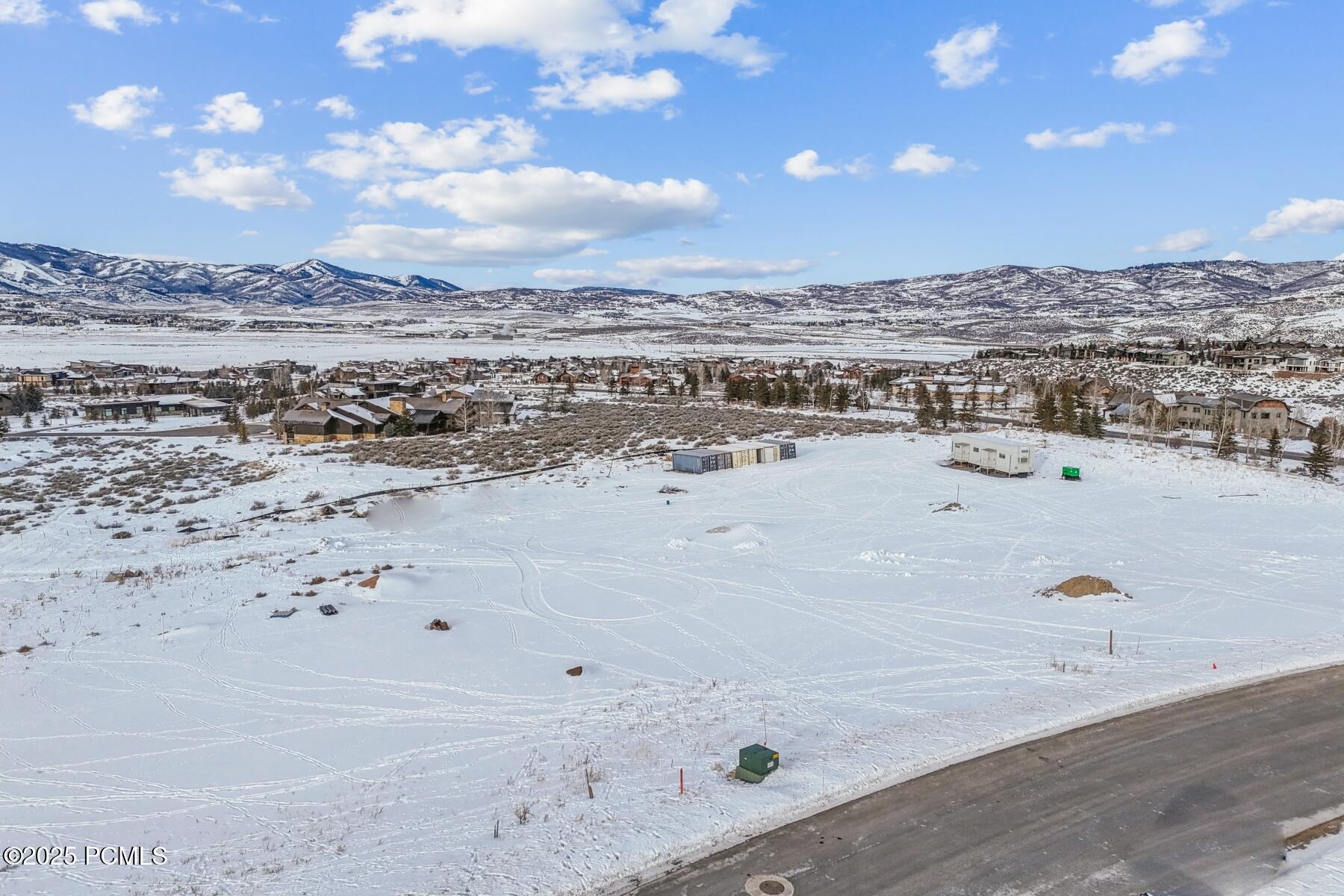 Park City, Utah 84098, United States, 4 Bedrooms Bedrooms, ,5 BathroomsBathrooms,Residential,Pending,16056