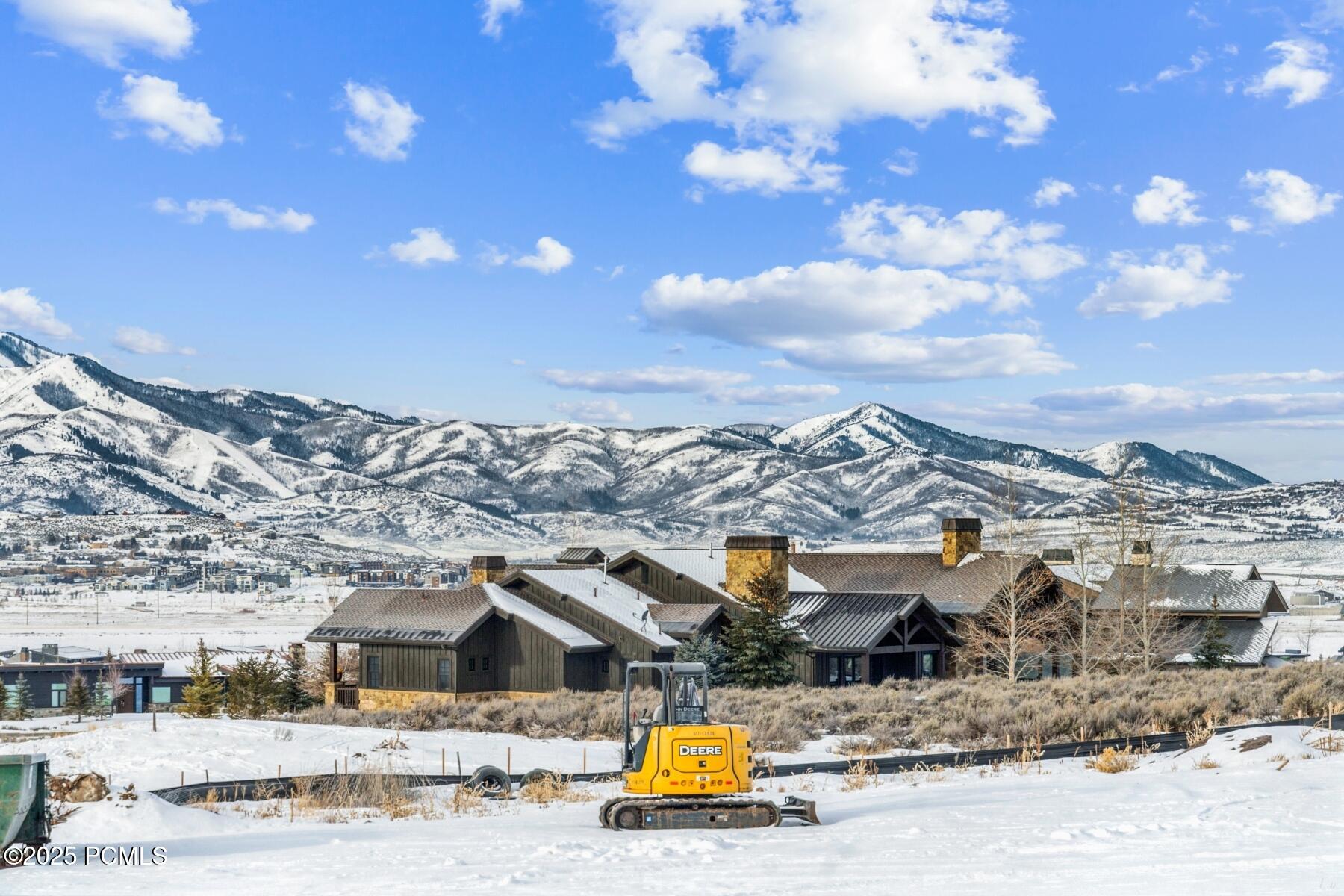 Park City, Utah 84098, United States, 4 Bedrooms Bedrooms, ,5 BathroomsBathrooms,Residential,Pending,16056