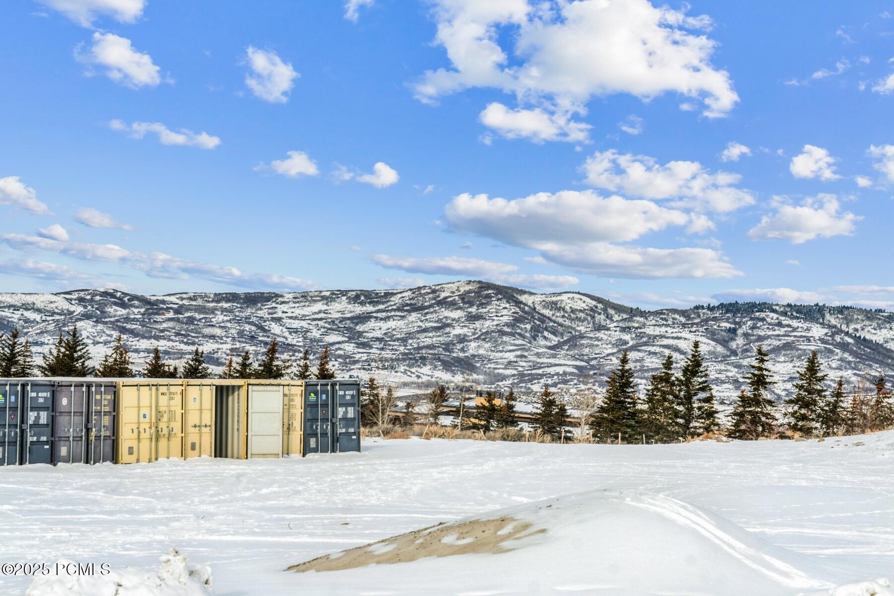 Park City, Utah 84098, United States, 4 Bedrooms Bedrooms, ,5 BathroomsBathrooms,Residential,Pending,16056