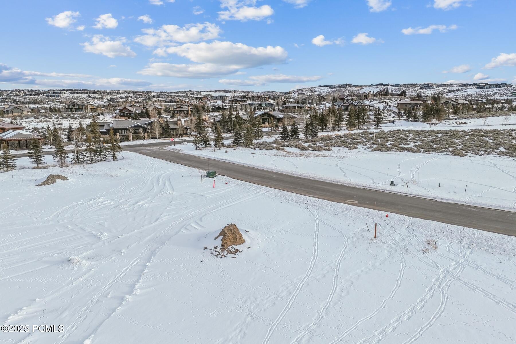 Park City, Utah 84098, United States, 4 Bedrooms Bedrooms, ,5 BathroomsBathrooms,Residential,Pending,16056