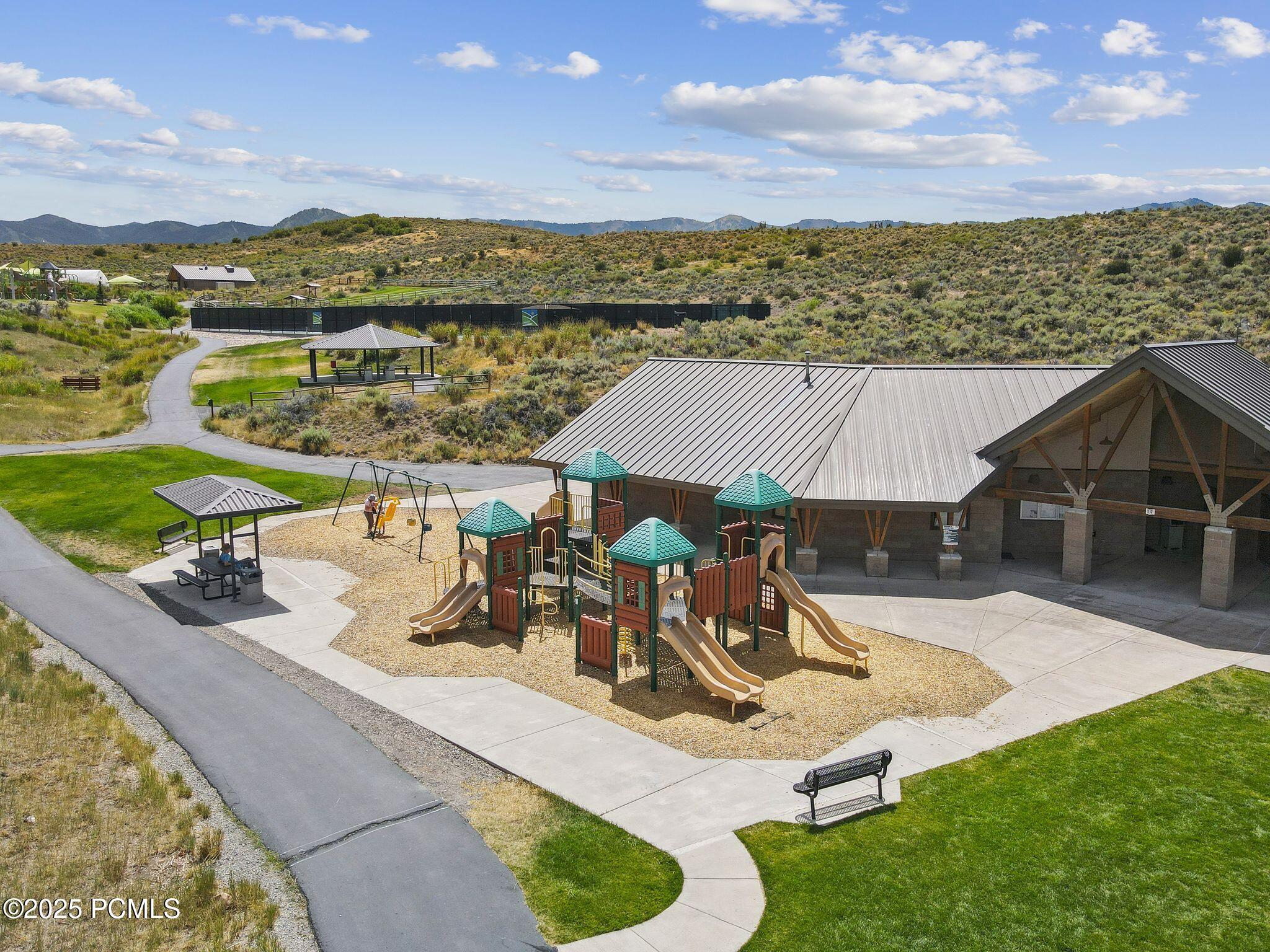 Park City, Utah 84098, United States, 7 Bedrooms Bedrooms, ,10 BathroomsBathrooms,Residential,Active,17211