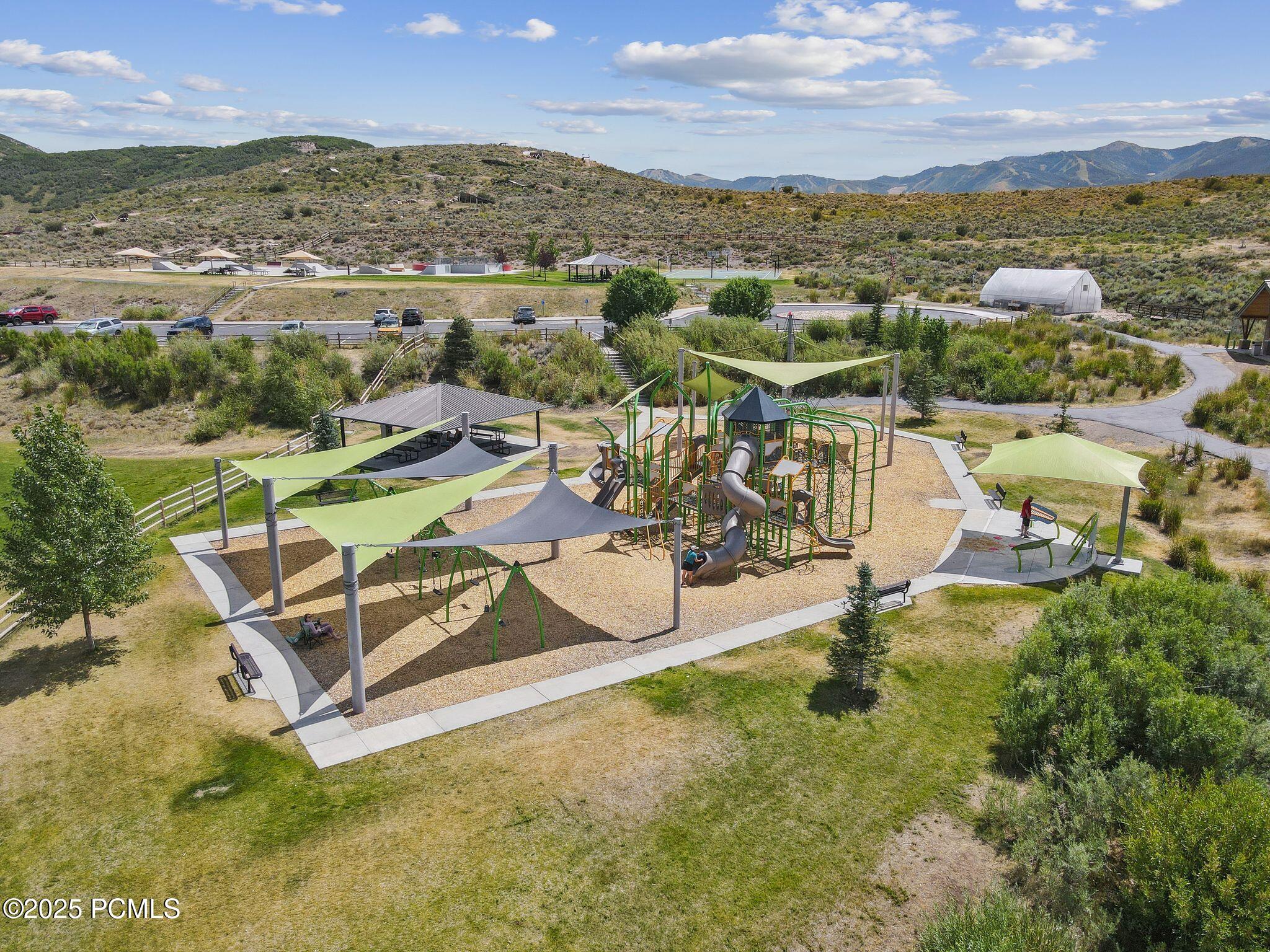 Park City, Utah 84098, United States, 7 Bedrooms Bedrooms, ,10 BathroomsBathrooms,Residential,Active,17211