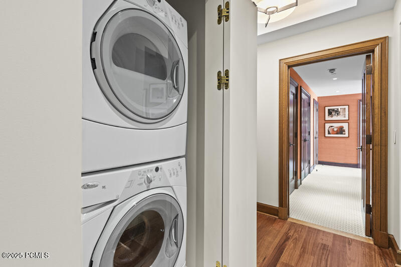 Park City, Utah 84060, United States, 3 Bedrooms Bedrooms, ,5 BathroomsBathrooms,Residential,Active,25057