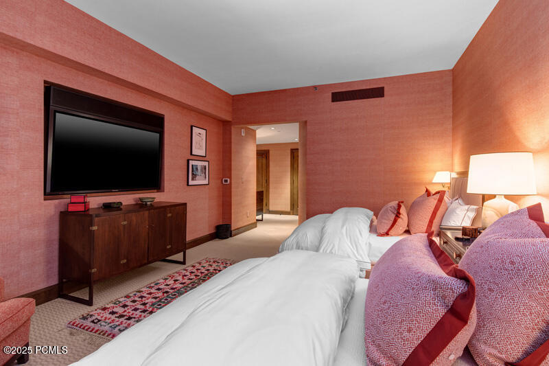 Park City, Utah 84060, United States, 3 Bedrooms Bedrooms, ,5 BathroomsBathrooms,Residential,Active,25057