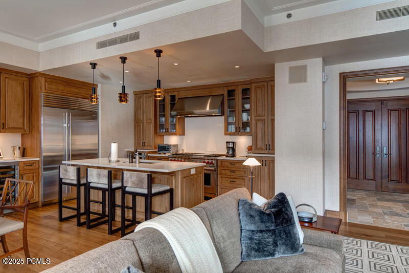 Park City, Utah 84060, United States, 3 Bedrooms Bedrooms, ,5 BathroomsBathrooms,Residential,Active,25057