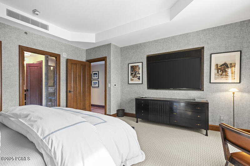 Park City, Utah 84060, United States, 3 Bedrooms Bedrooms, ,5 BathroomsBathrooms,Residential,Active,25057