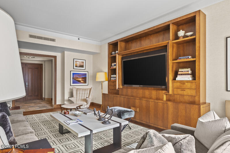 Park City, Utah 84060, United States, 3 Bedrooms Bedrooms, ,5 BathroomsBathrooms,Residential,Active,25057