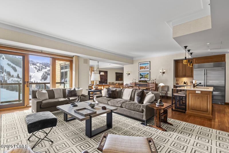 Park City, Utah 84060, United States, 3 Bedrooms Bedrooms, ,5 BathroomsBathrooms,Residential,Active,25057