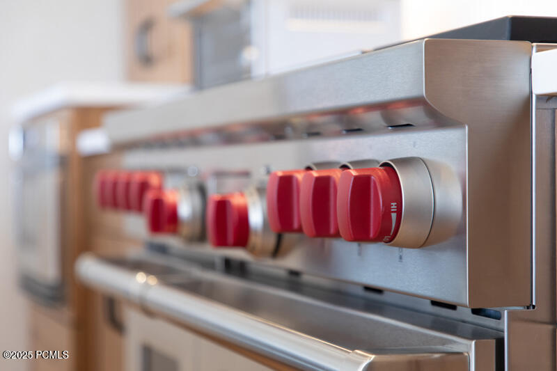 Park City, Utah 84060, United States, 3 Bedrooms Bedrooms, ,5 BathroomsBathrooms,Residential,Active,25057