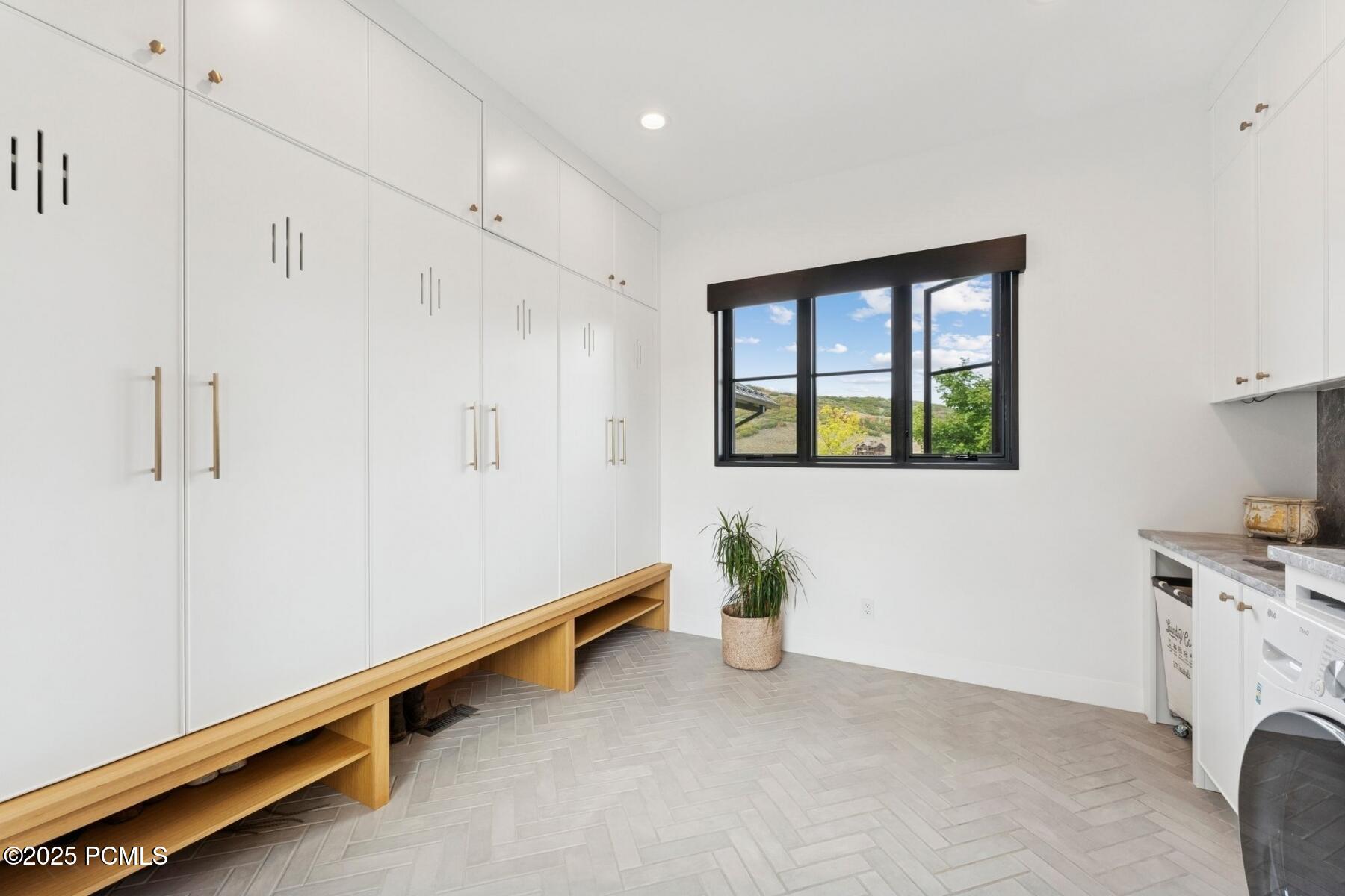 Kamas, Utah 84036, United States, 4 Bedrooms Bedrooms, ,5 BathroomsBathrooms,Residential,Active,228690