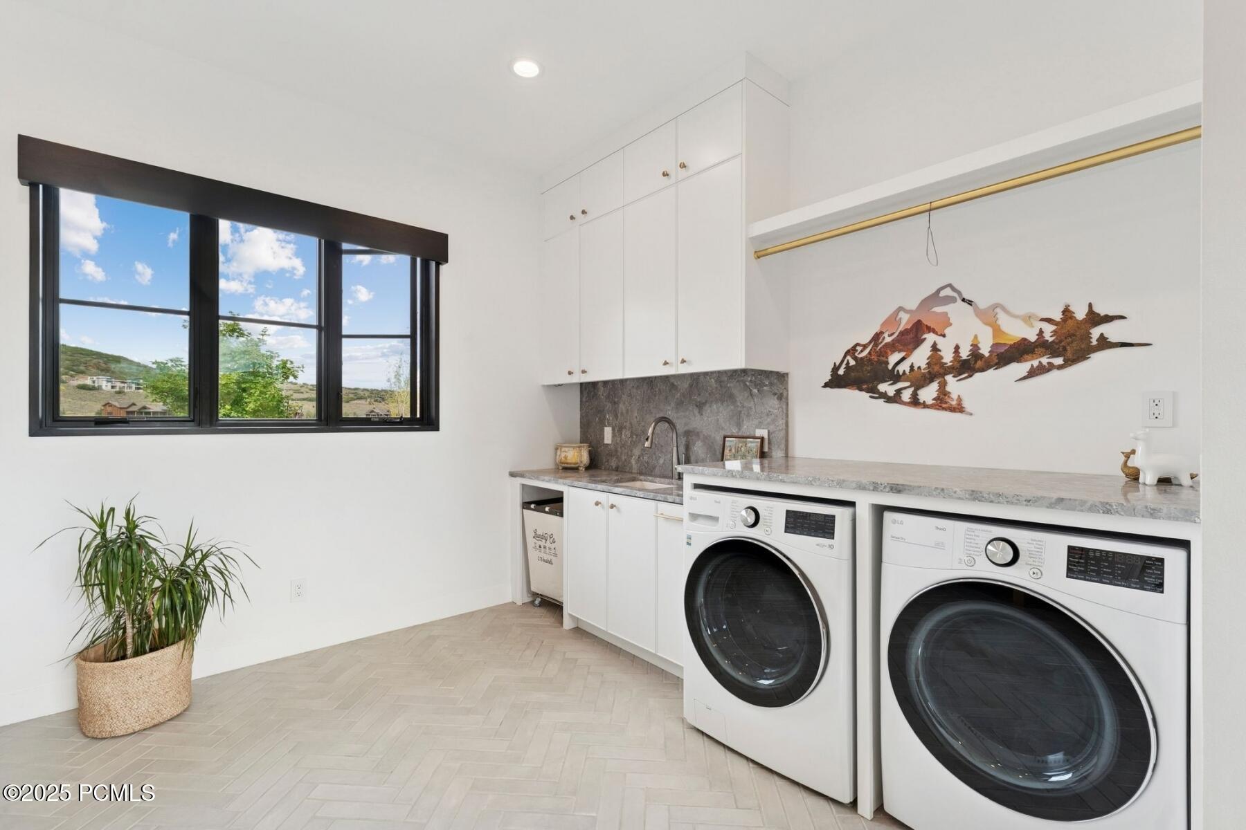 Kamas, Utah 84036, United States, 4 Bedrooms Bedrooms, ,5 BathroomsBathrooms,Residential,Active,228690