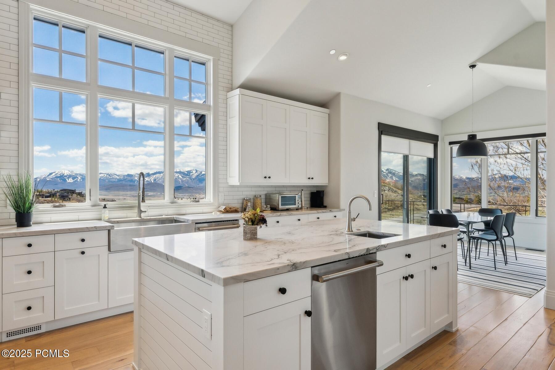 Park City, Utah 84098, United States, 4 Bedrooms Bedrooms, ,5 BathroomsBathrooms,Residential,Active,87031