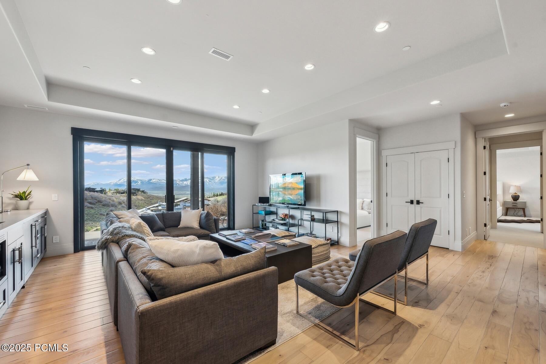 Park City, Utah 84098, United States, 4 Bedrooms Bedrooms, ,5 BathroomsBathrooms,Residential,Active,87031