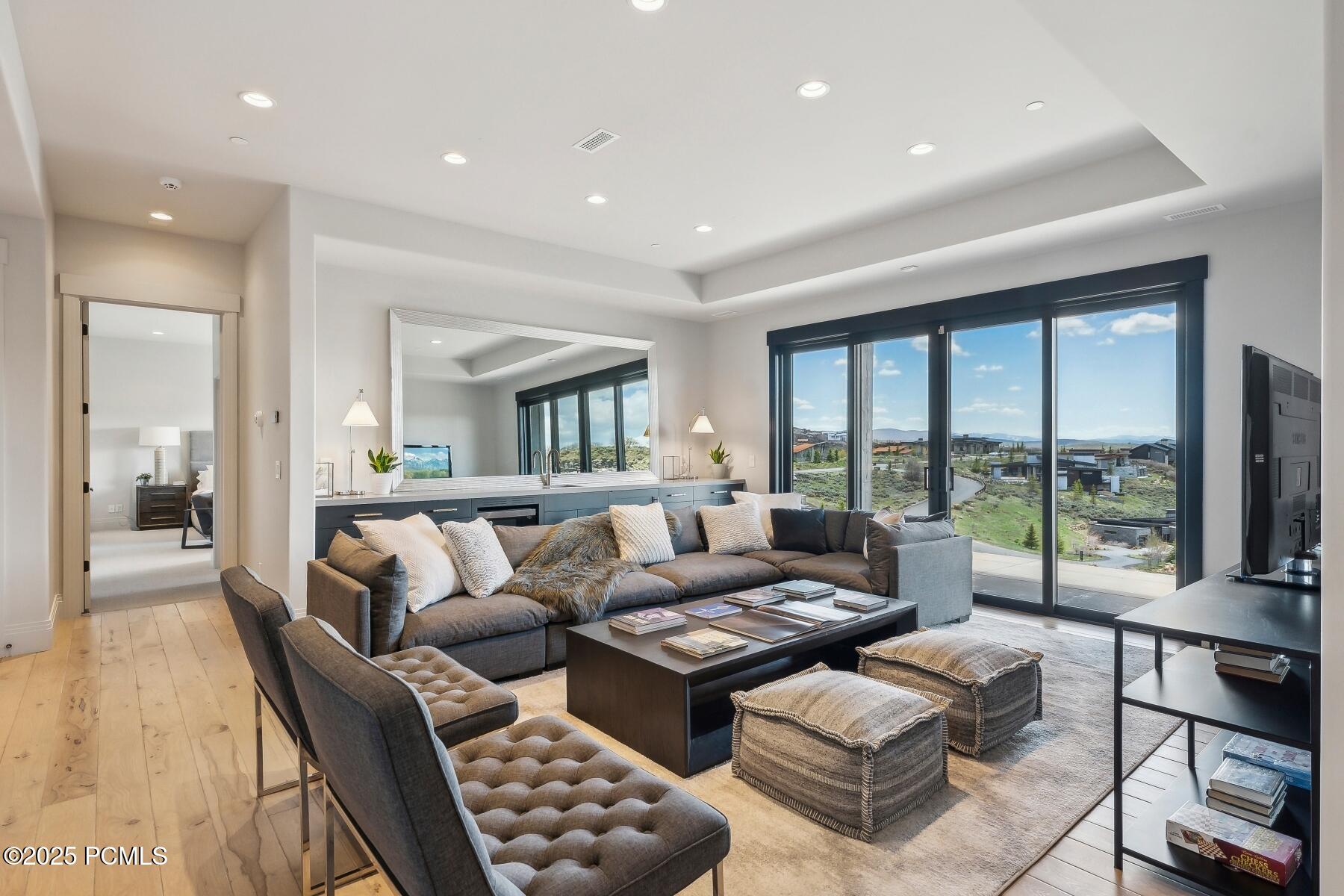 Park City, Utah 84098, United States, 4 Bedrooms Bedrooms, ,5 BathroomsBathrooms,Residential,Active,87031