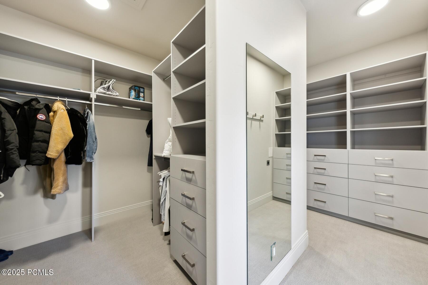 Park City, Utah 84098, United States, 4 Bedrooms Bedrooms, ,5 BathroomsBathrooms,Residential,Active,87031