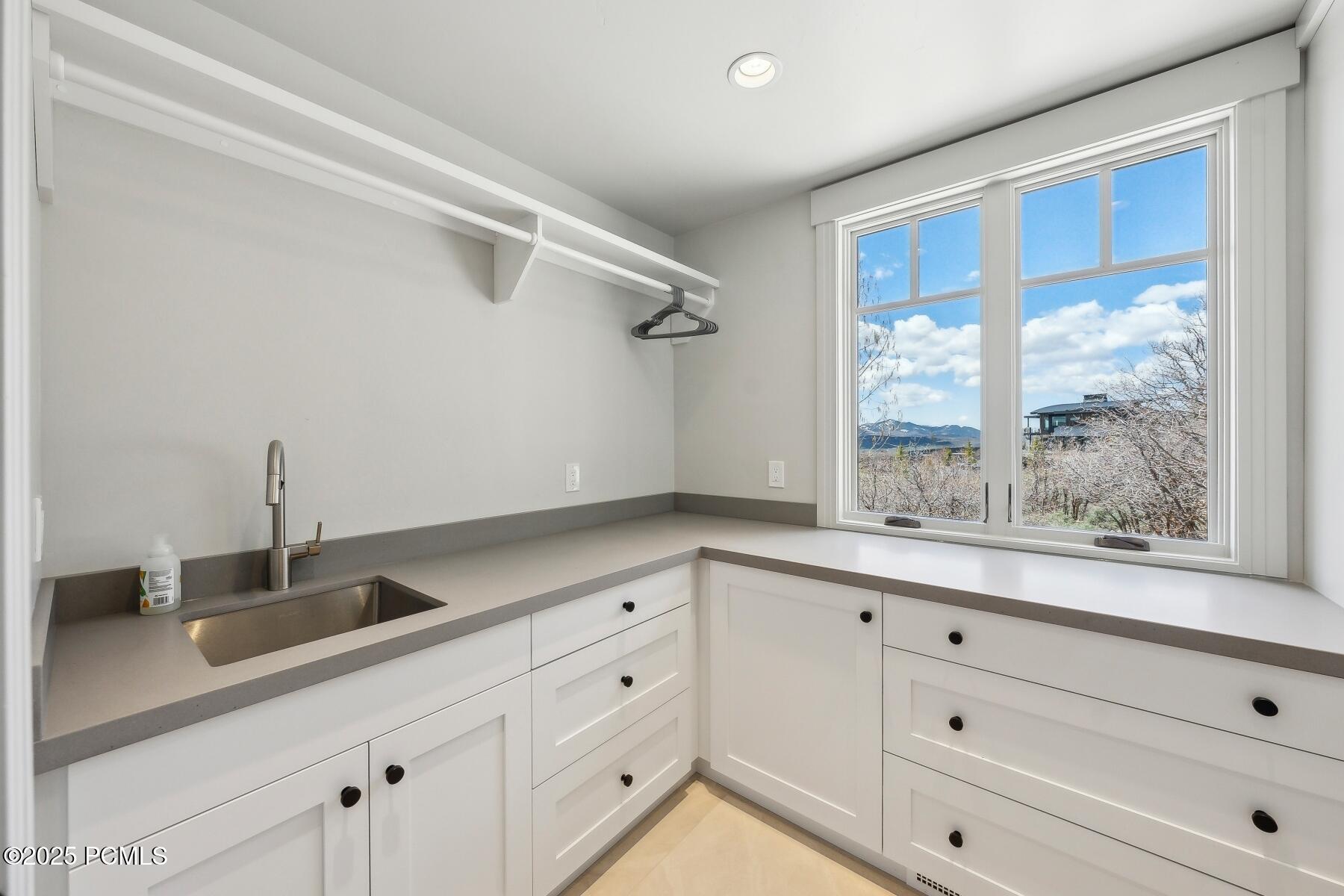 Park City, Utah 84098, United States, 4 Bedrooms Bedrooms, ,5 BathroomsBathrooms,Residential,Active,87031