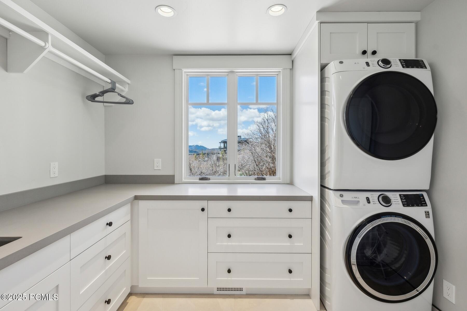 Park City, Utah 84098, United States, 4 Bedrooms Bedrooms, ,5 BathroomsBathrooms,Residential,Active,87031