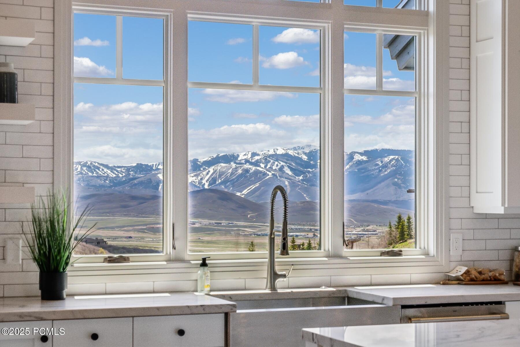 Park City, Utah 84098, United States, 4 Bedrooms Bedrooms, ,5 BathroomsBathrooms,Residential,Active,87031