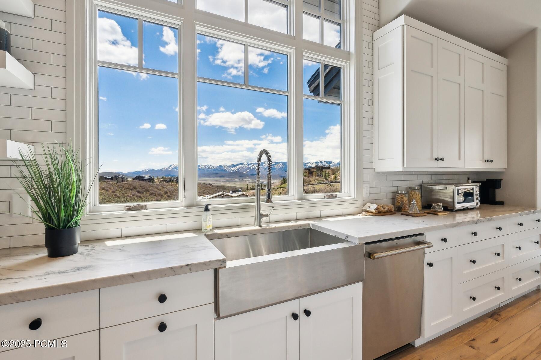 Park City, Utah 84098, United States, 4 Bedrooms Bedrooms, ,5 BathroomsBathrooms,Residential,Active,87031