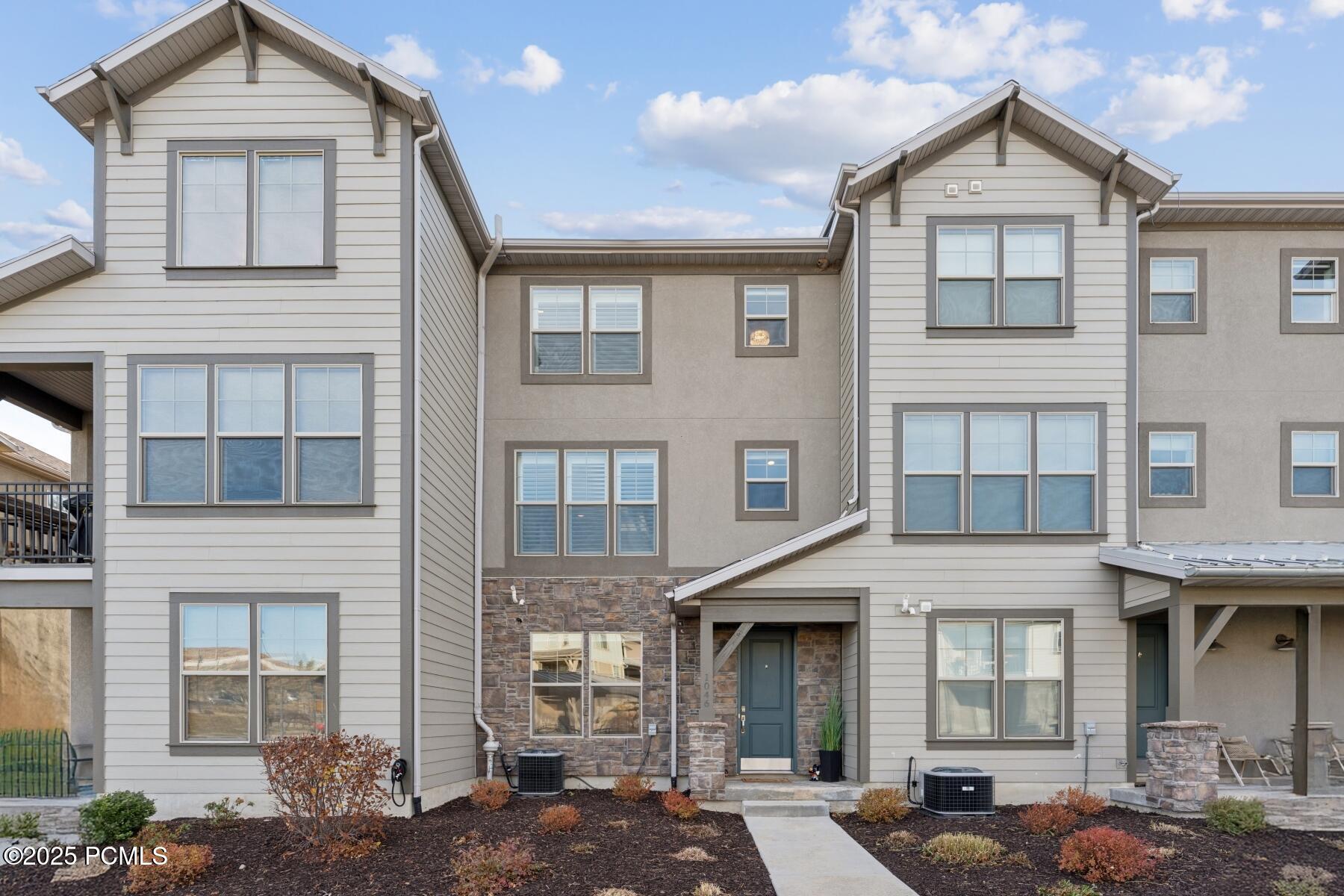 Kamas, Utah 84036, United States, 3 Bedrooms Bedrooms, ,4 BathroomsBathrooms,Residential,Active,233245