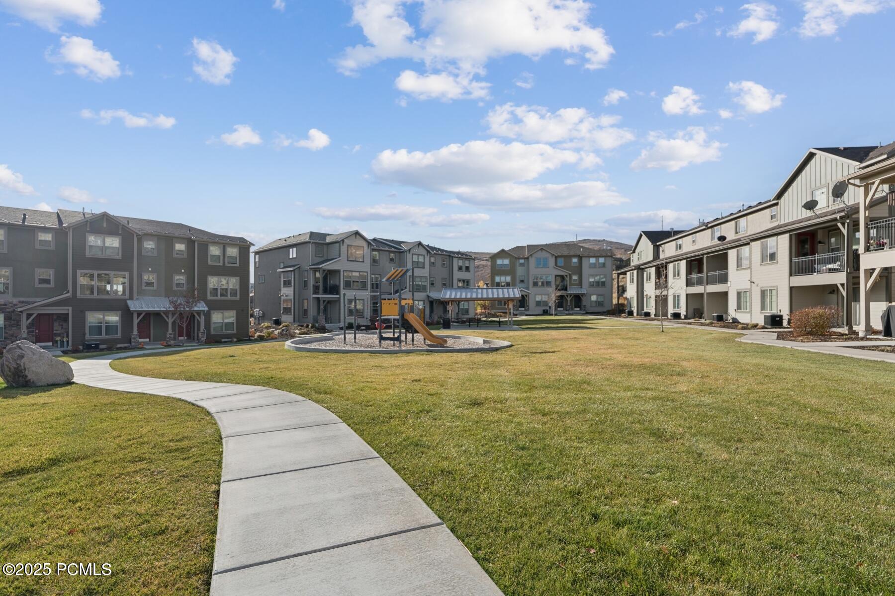 Kamas, Utah 84036, United States, 3 Bedrooms Bedrooms, ,4 BathroomsBathrooms,Residential,Active,233245