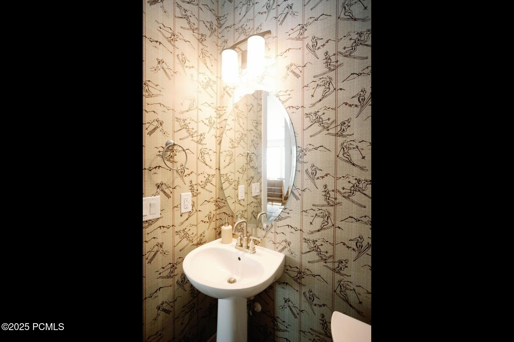 Heber City, Utah 84032, United States, 4 Bedrooms Bedrooms, ,4 BathroomsBathrooms,Residential,Active,86476