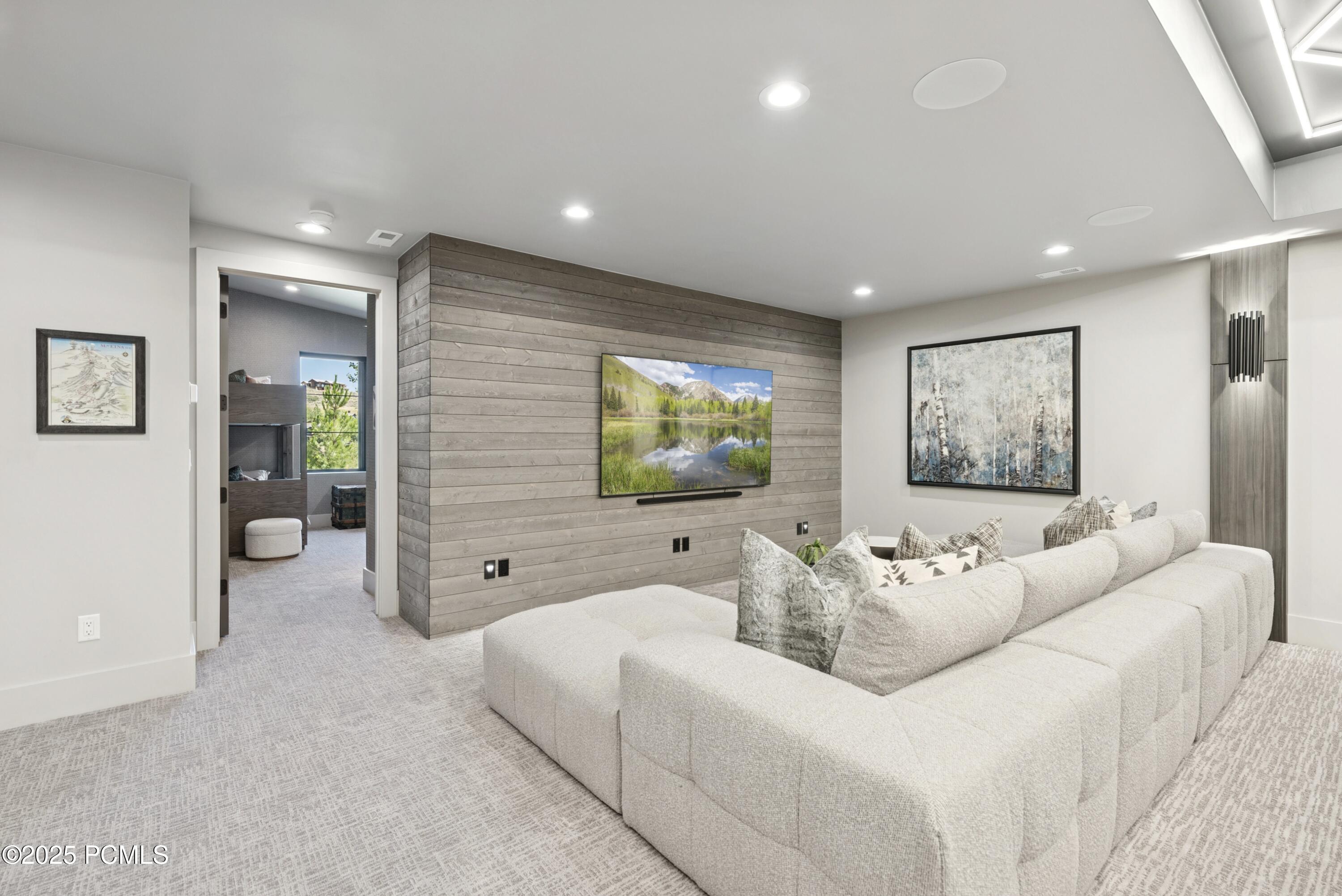 Kamas, Utah 84036, United States, 4 Bedrooms Bedrooms, ,6 BathroomsBathrooms,Residential,Active,189246