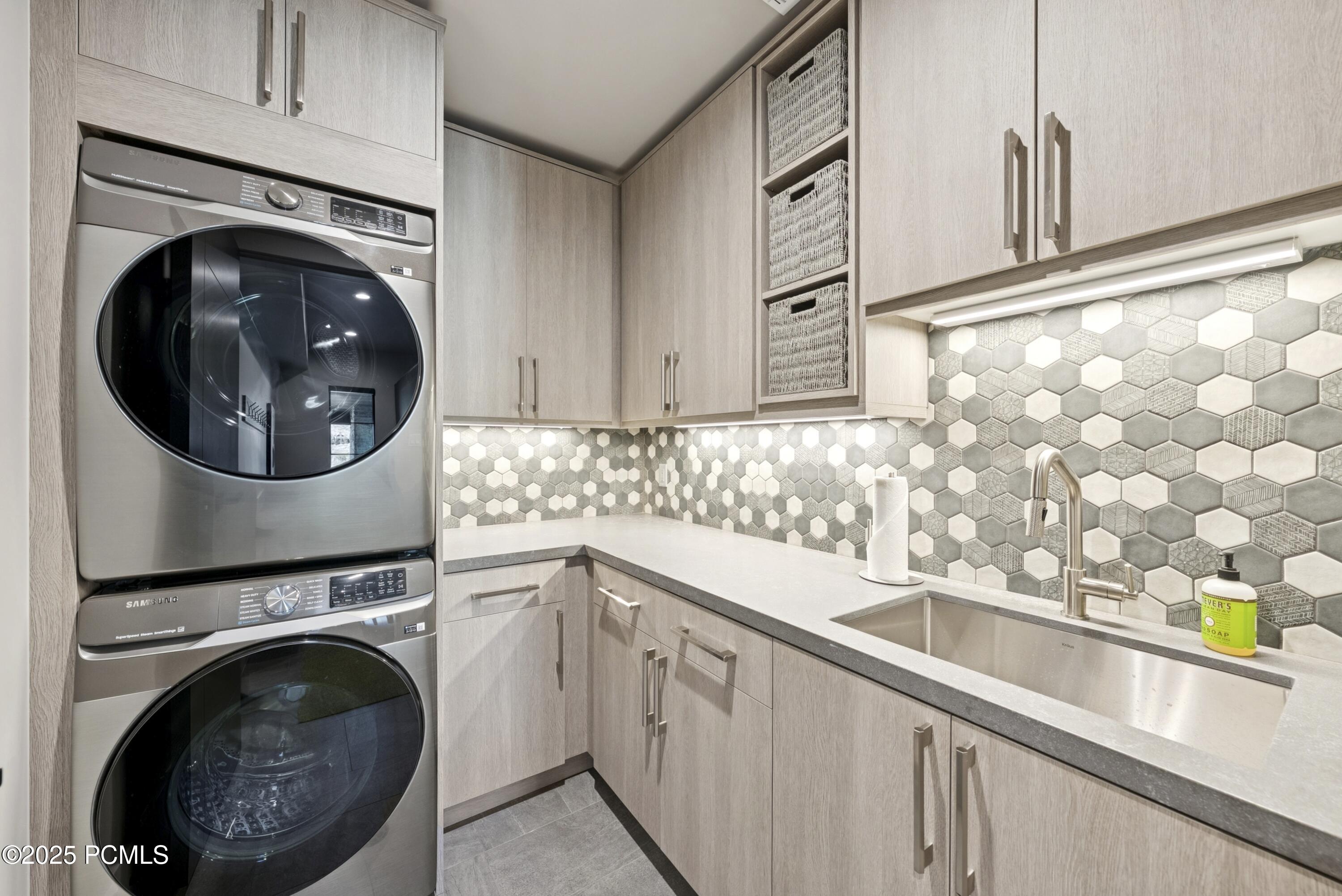 Kamas, Utah 84036, United States, 4 Bedrooms Bedrooms, ,6 BathroomsBathrooms,Residential,Active,189246