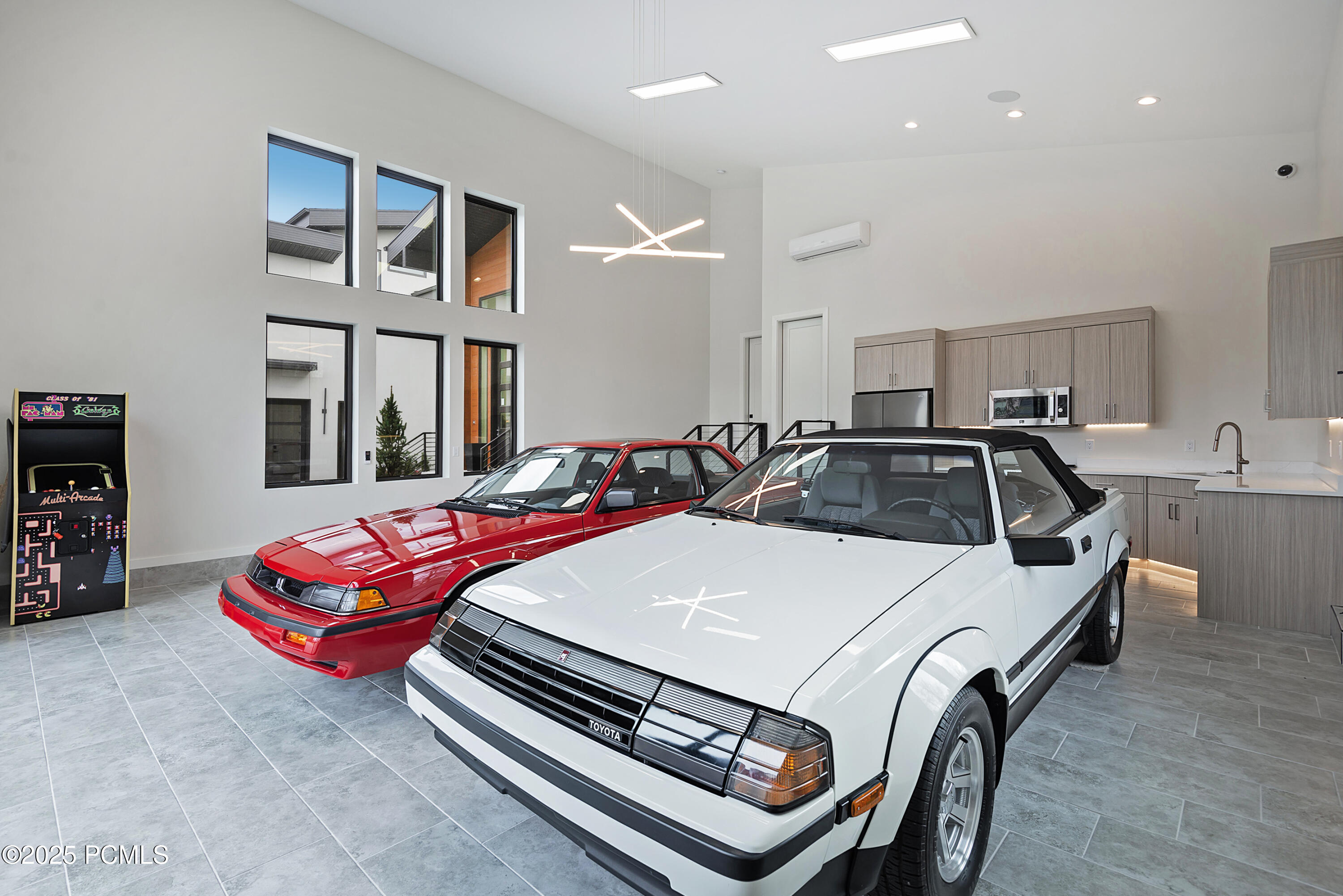 Salt Lake City, Utah 84117, United States, 8 Bedrooms Bedrooms, ,10 BathroomsBathrooms,Residential,Active,2035