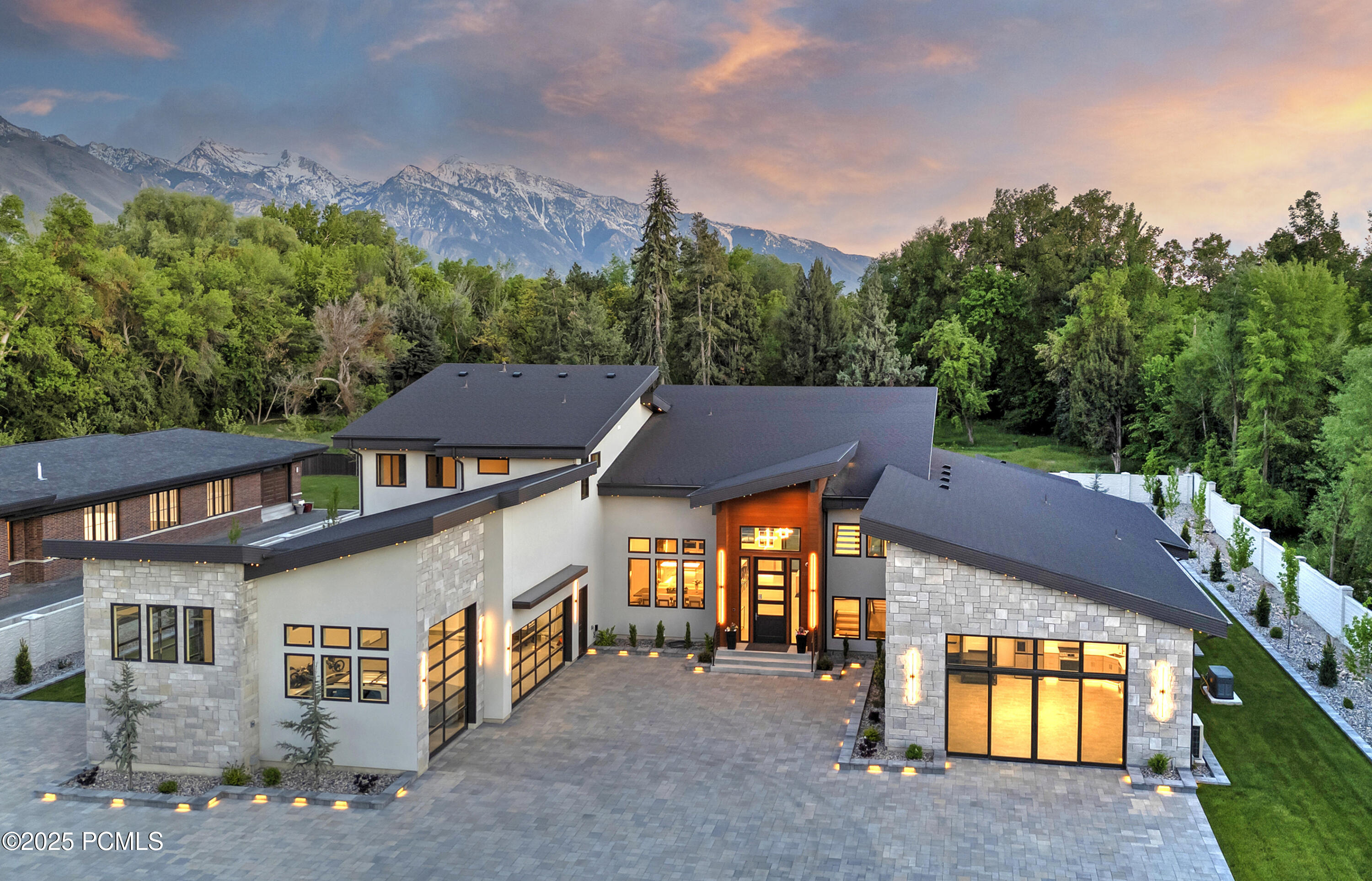 Salt Lake City, Utah 84117, United States, 8 Bedrooms Bedrooms, ,10 BathroomsBathrooms,Residential,Active,2035