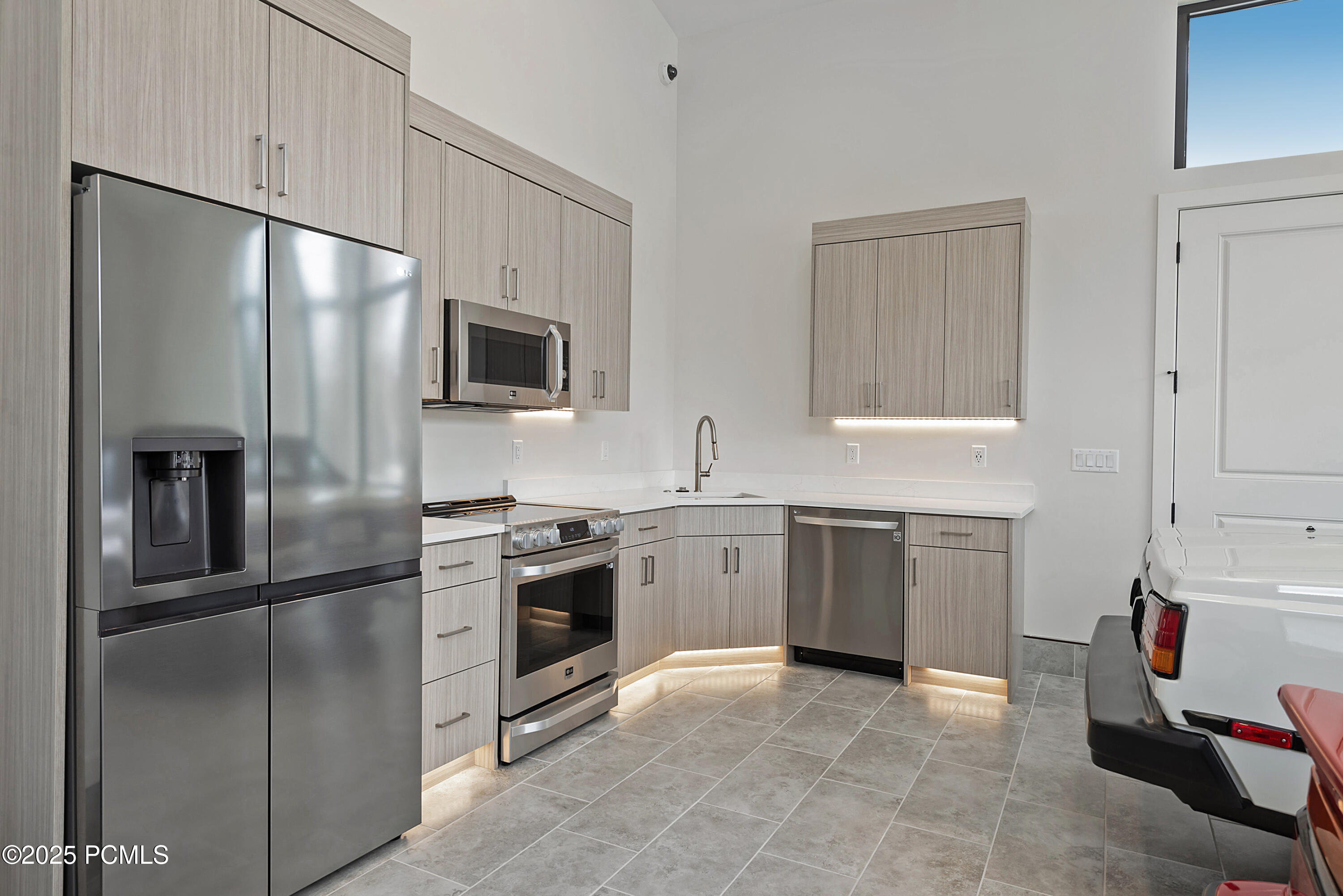 Salt Lake City, Utah 84117, United States, 8 Bedrooms Bedrooms, ,10 BathroomsBathrooms,Residential,Active,2035