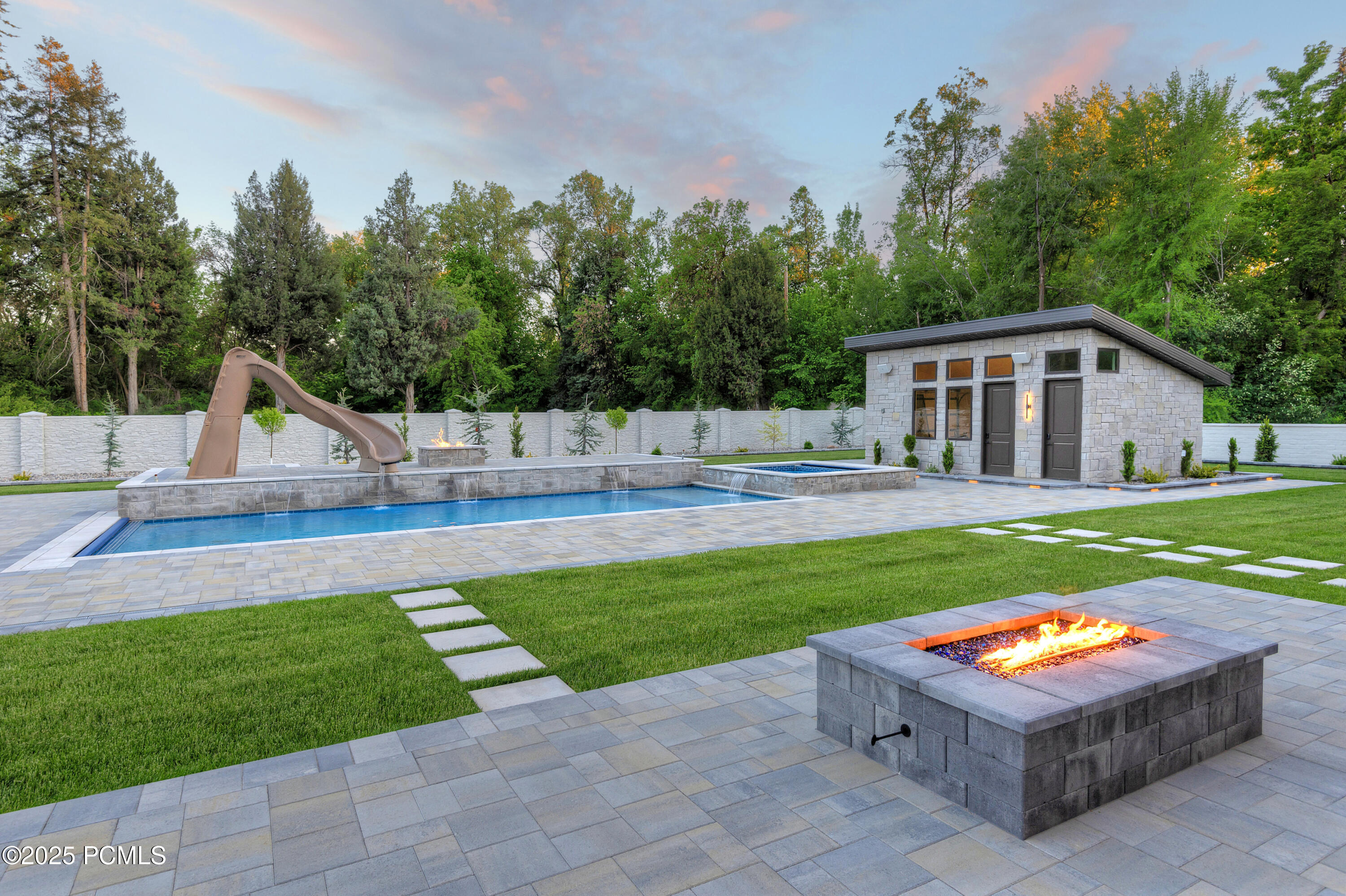 Salt Lake City, Utah 84117, United States, 8 Bedrooms Bedrooms, ,10 BathroomsBathrooms,Residential,Active,2035