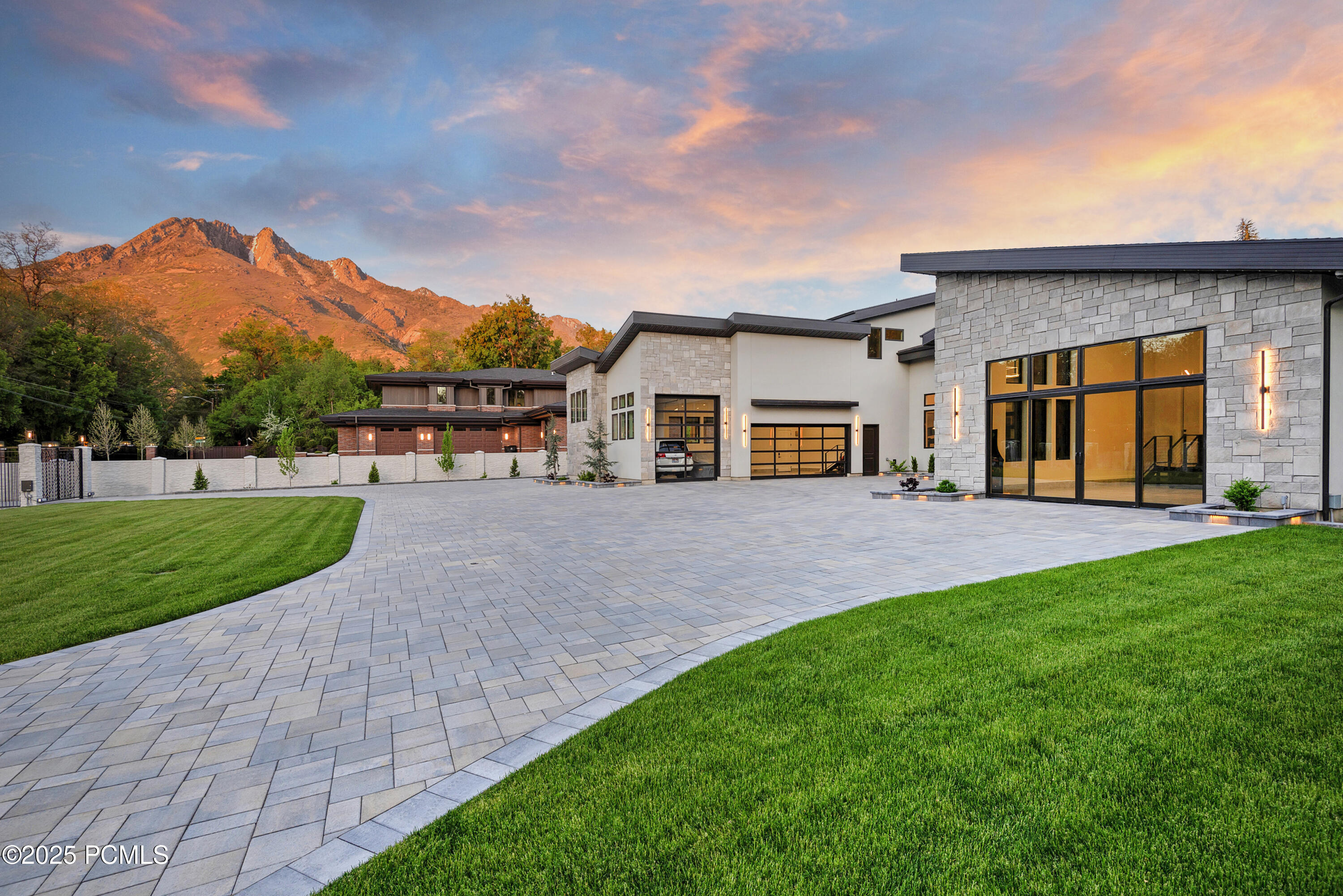 Salt Lake City, Utah 84117, United States, 8 Bedrooms Bedrooms, ,10 BathroomsBathrooms,Residential,Active,2035