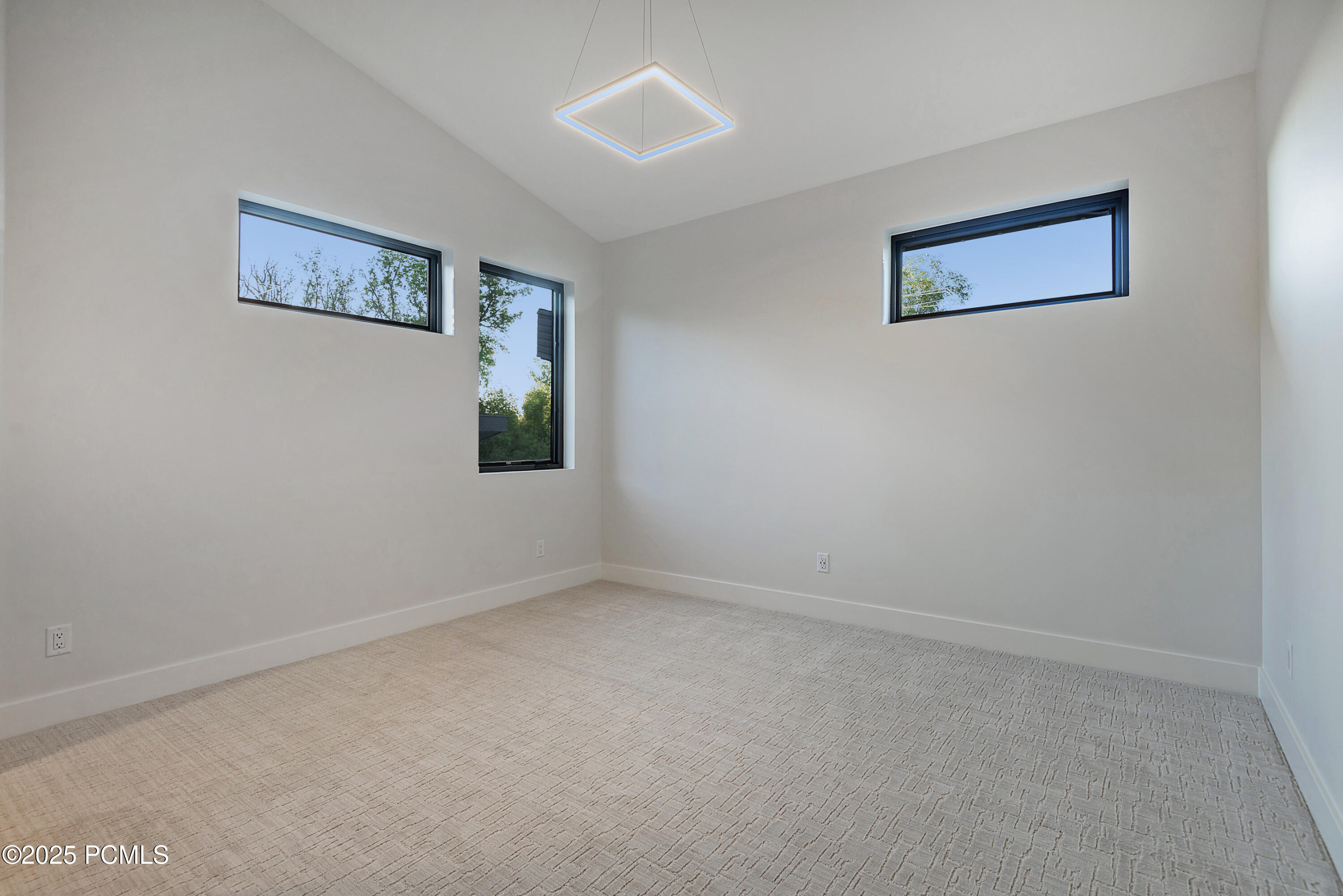 Salt Lake City, Utah 84117, United States, 8 Bedrooms Bedrooms, ,10 BathroomsBathrooms,Residential,Active,2035