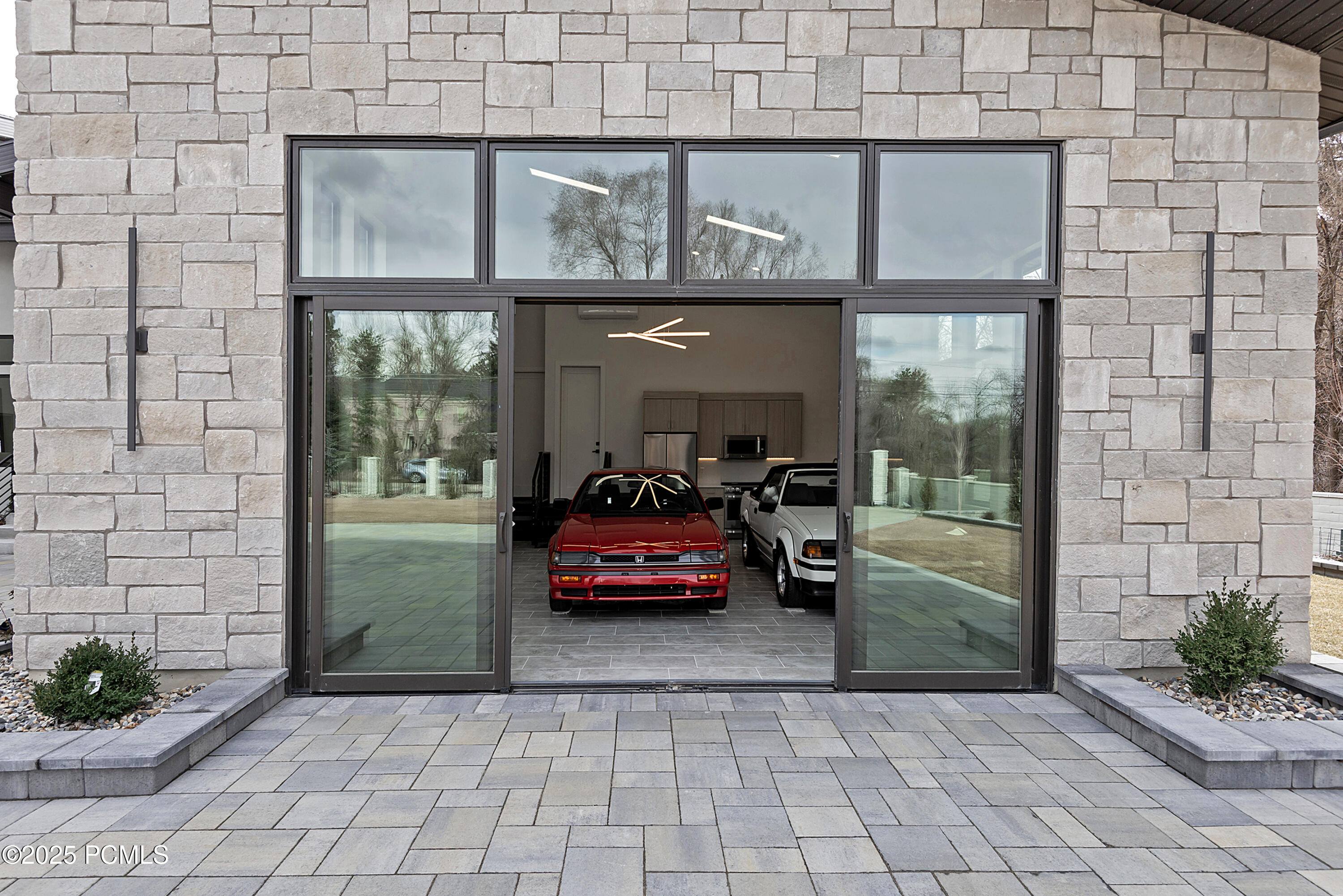 Salt Lake City, Utah 84117, United States, 8 Bedrooms Bedrooms, ,10 BathroomsBathrooms,Residential,Active,2035