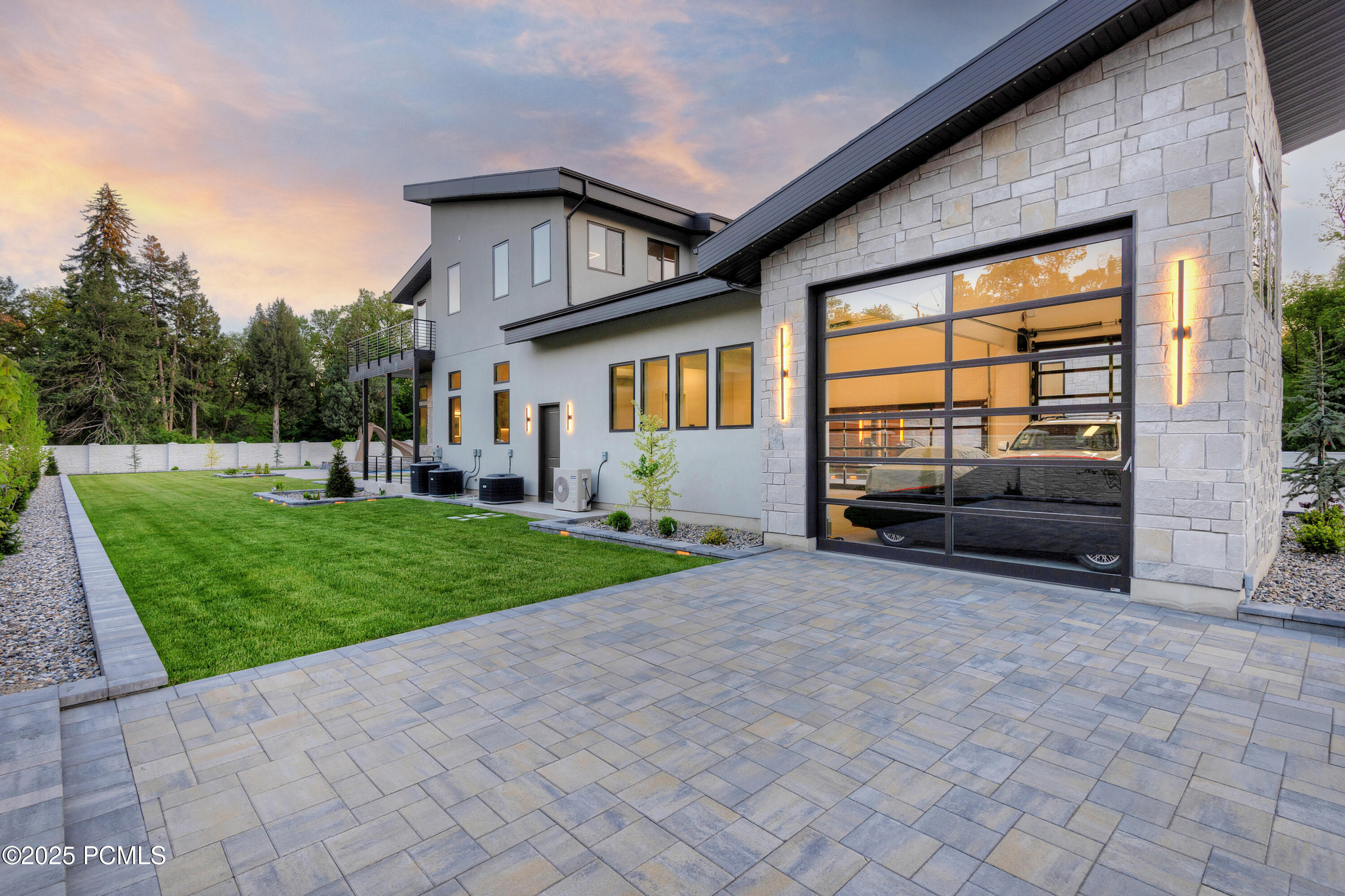 Salt Lake City, Utah 84117, United States, 8 Bedrooms Bedrooms, ,10 BathroomsBathrooms,Residential,Active,2035