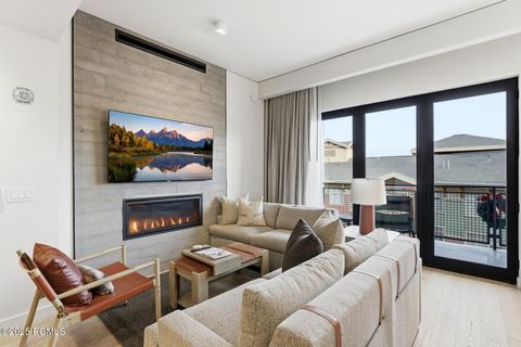 Condo For Sale - 2417 High Mountain Road #2415<br/> Park City, UT 84098