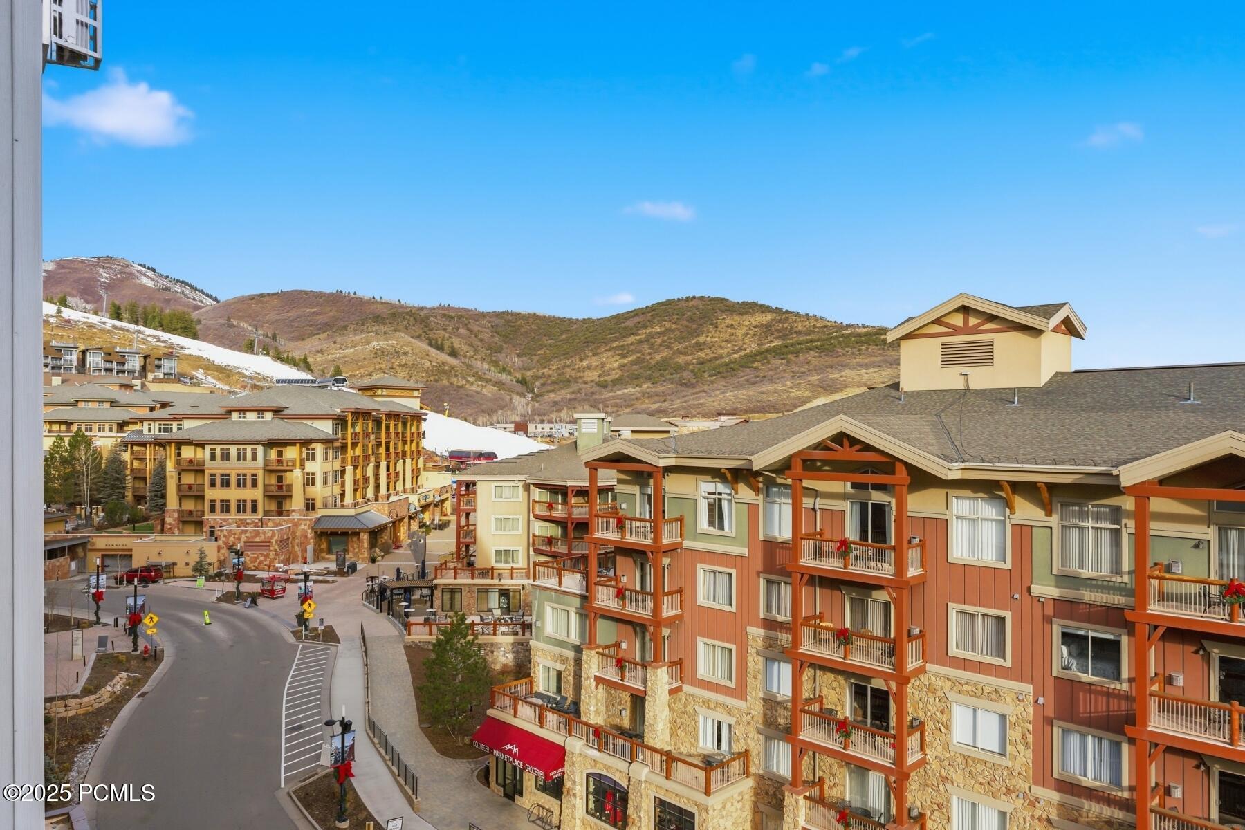 Park City, Utah 84098, United States, 3 Bedrooms Bedrooms, ,4 BathroomsBathrooms,Residential,Active,256406