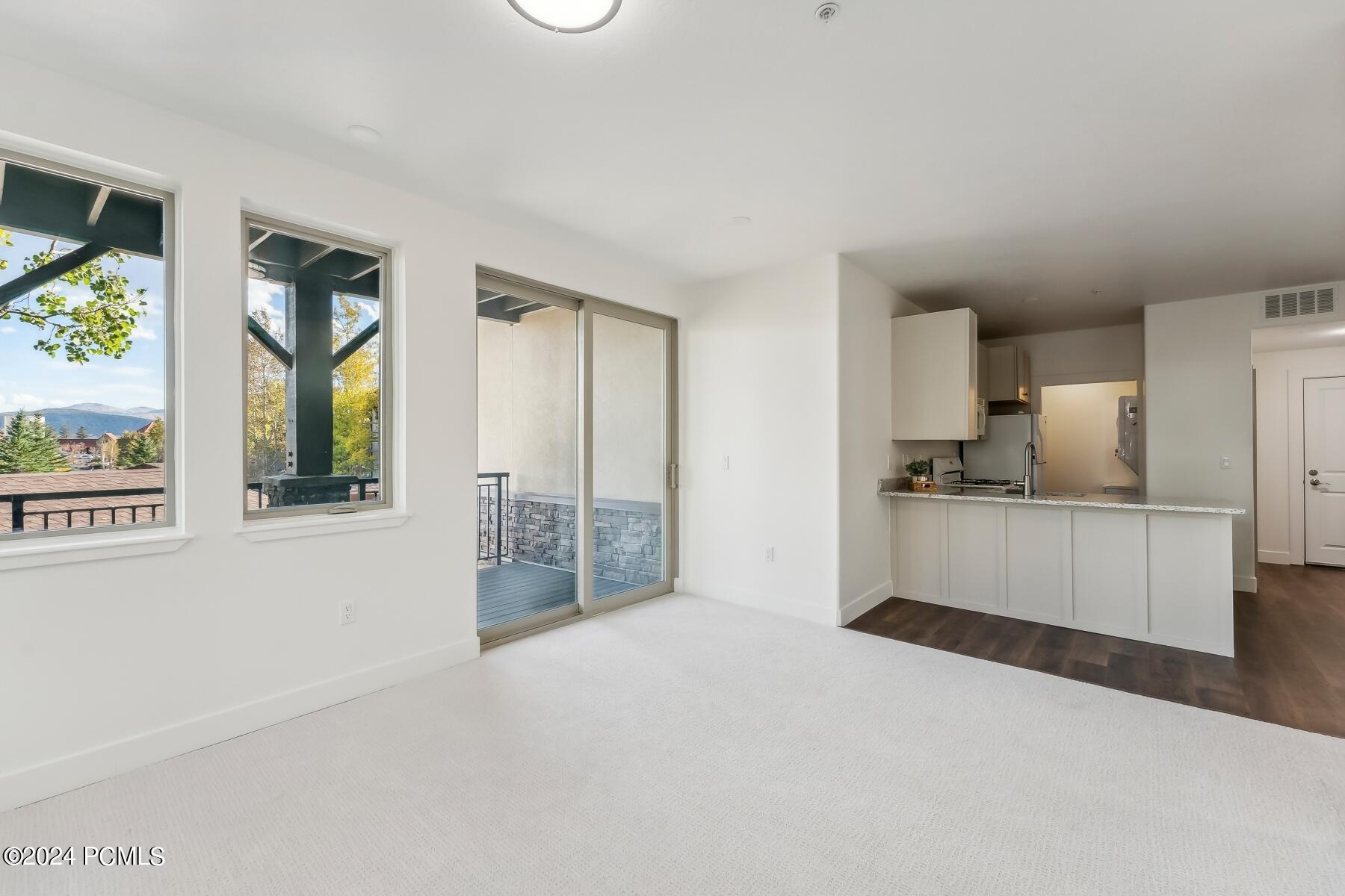 Park City, Utah 84098, United States, 2 Bedrooms Bedrooms, ,2 BathroomsBathrooms,Residential,Active,35363