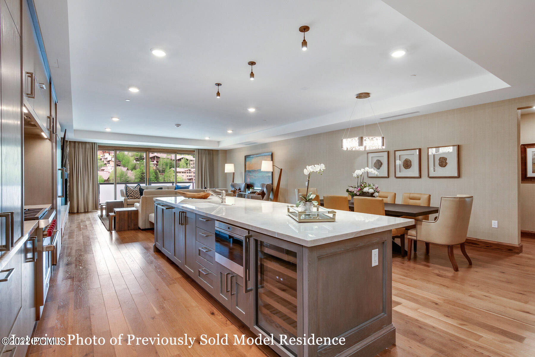 Park City, Utah 84060, United States, 3 Bedrooms Bedrooms, ,4 BathroomsBathrooms,Residential,Pending,74229