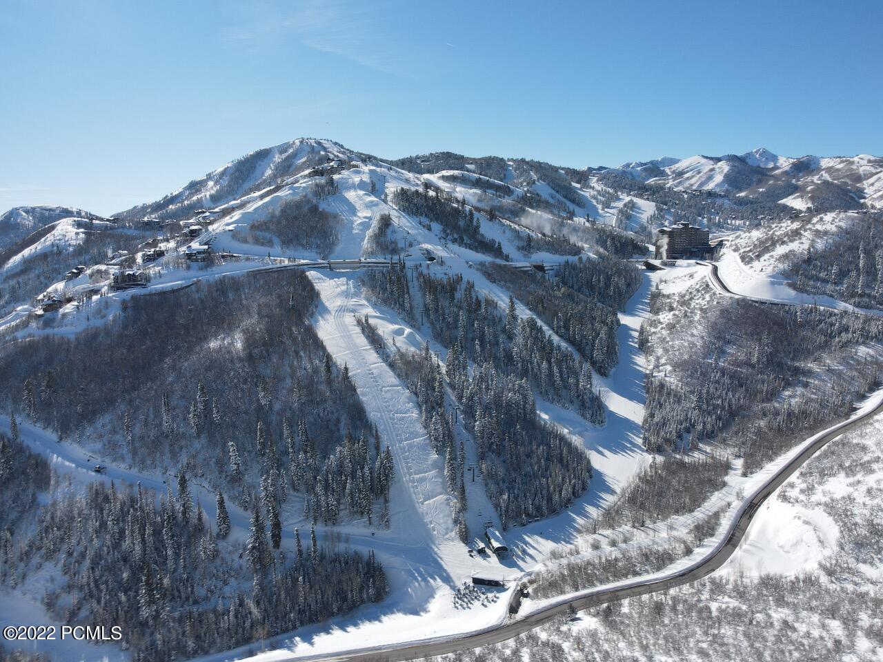 Park City, Utah 84060, United States, 3 Bedrooms Bedrooms, ,4 BathroomsBathrooms,Residential,Pending,74432