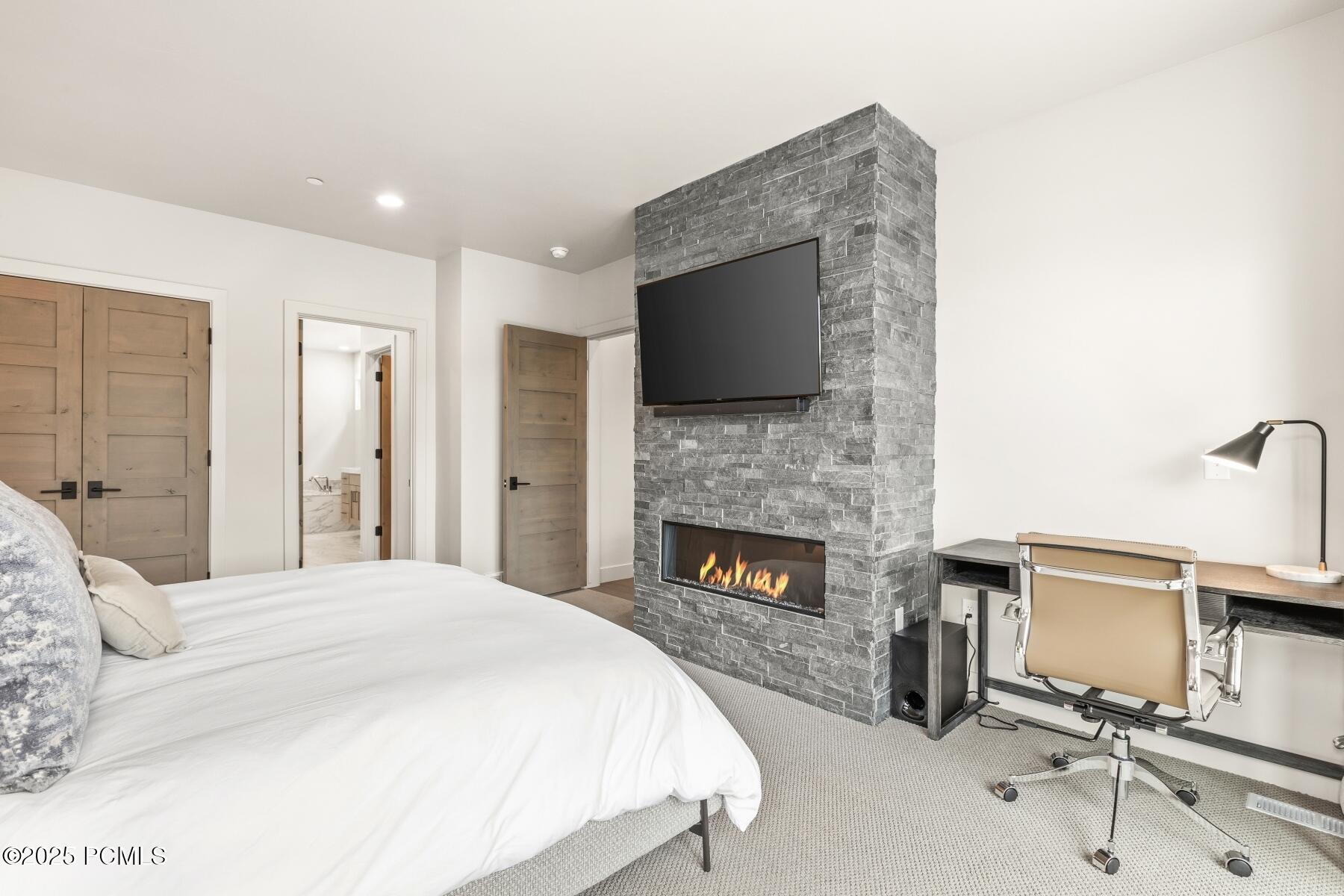 Park City, Utah 84098, United States, 2 Bedrooms Bedrooms, ,3 BathroomsBathrooms,Residential,Active,172224