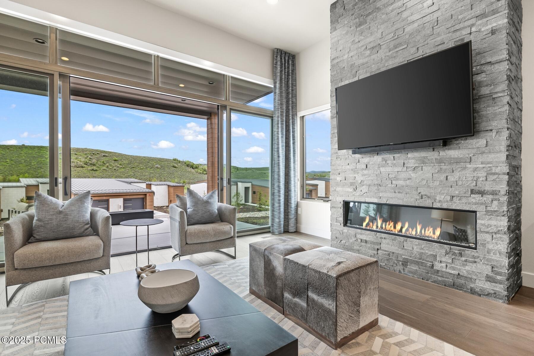 Park City, Utah 84098, United States, 2 Bedrooms Bedrooms, ,3 BathroomsBathrooms,Residential,Active,172224